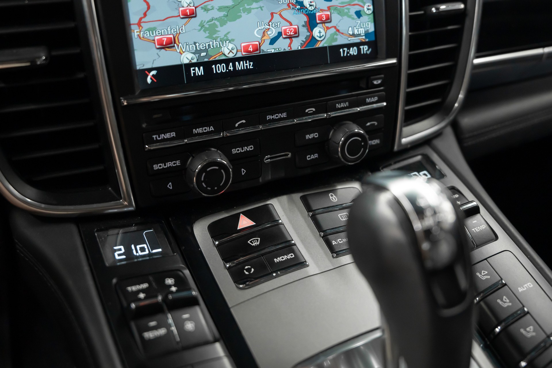 PORSCHE Panamera 4 3.6 PDK-image-15