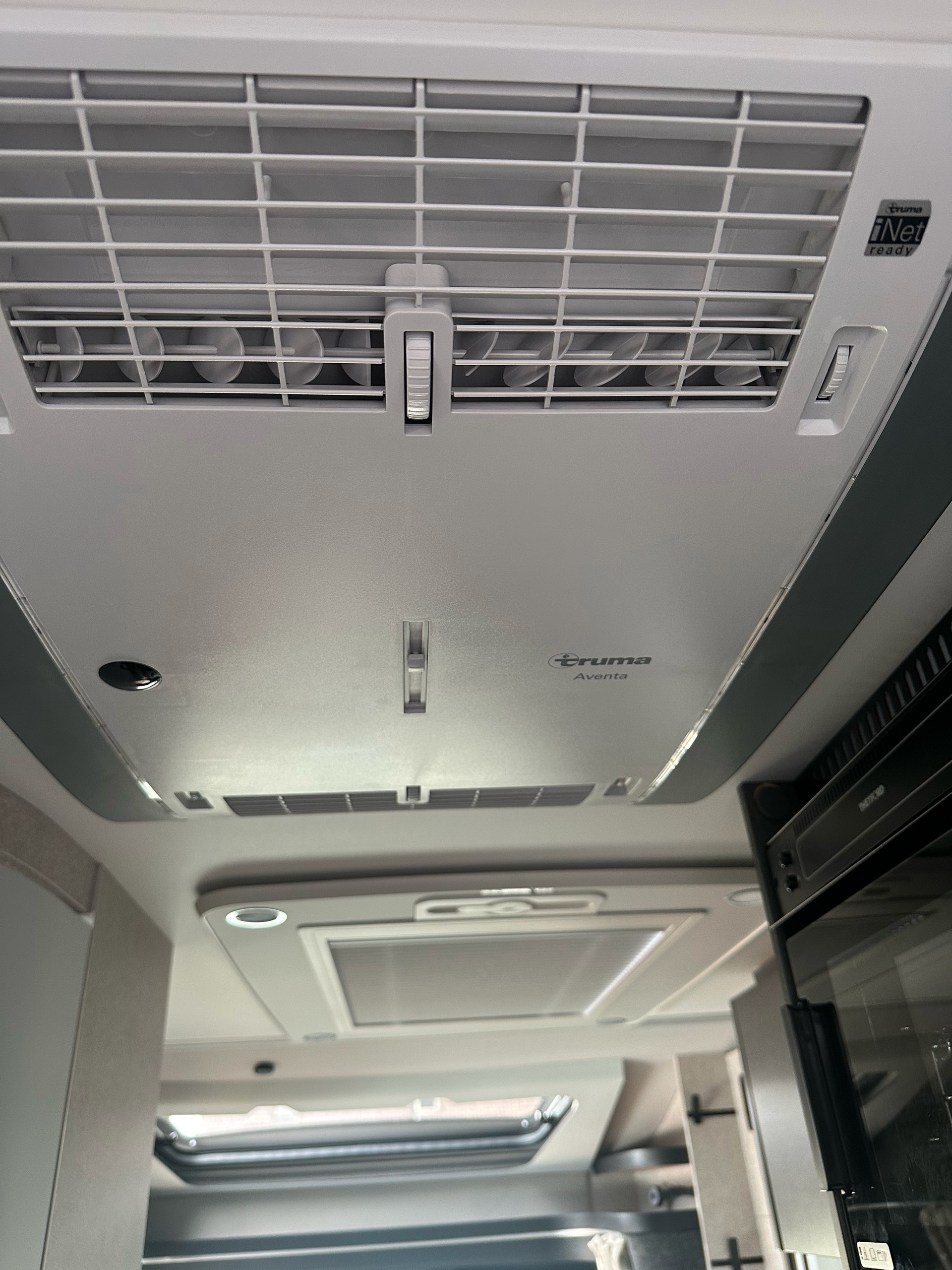 MERCEDES-BENZ Hymer OFFROAD 4x4-image-18