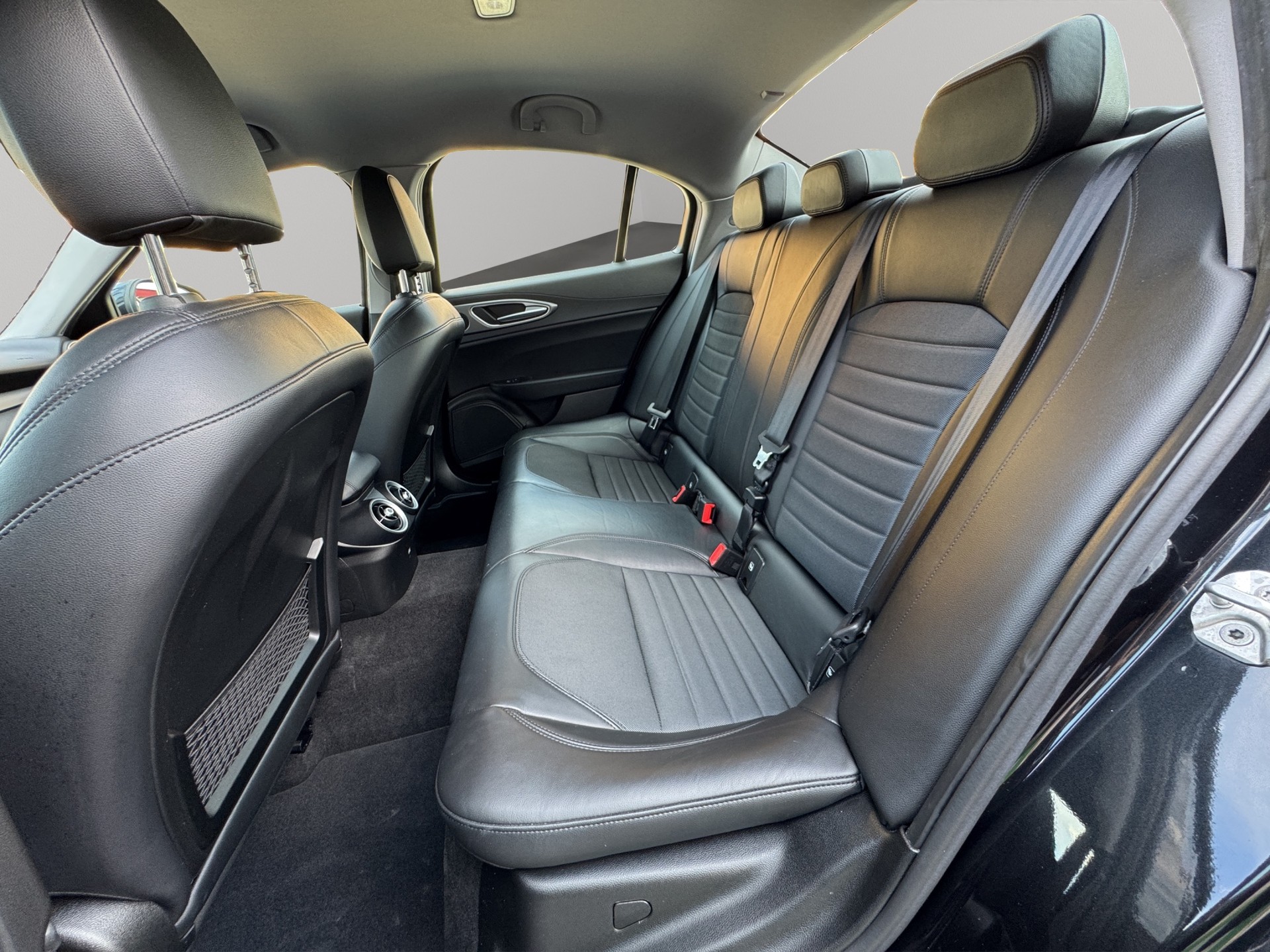 ALFA ROMEO Giulia 2.2 JTDM Super Automatic-image-11