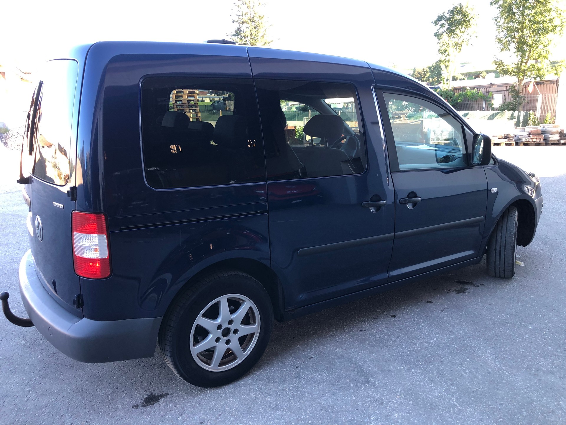 VW Caddy Life 2.0 EcoFuel-image-3