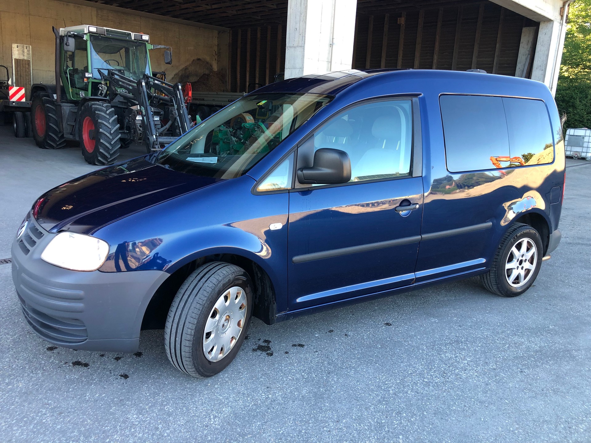 VW Caddy Life 2.0 EcoFuel-image-1