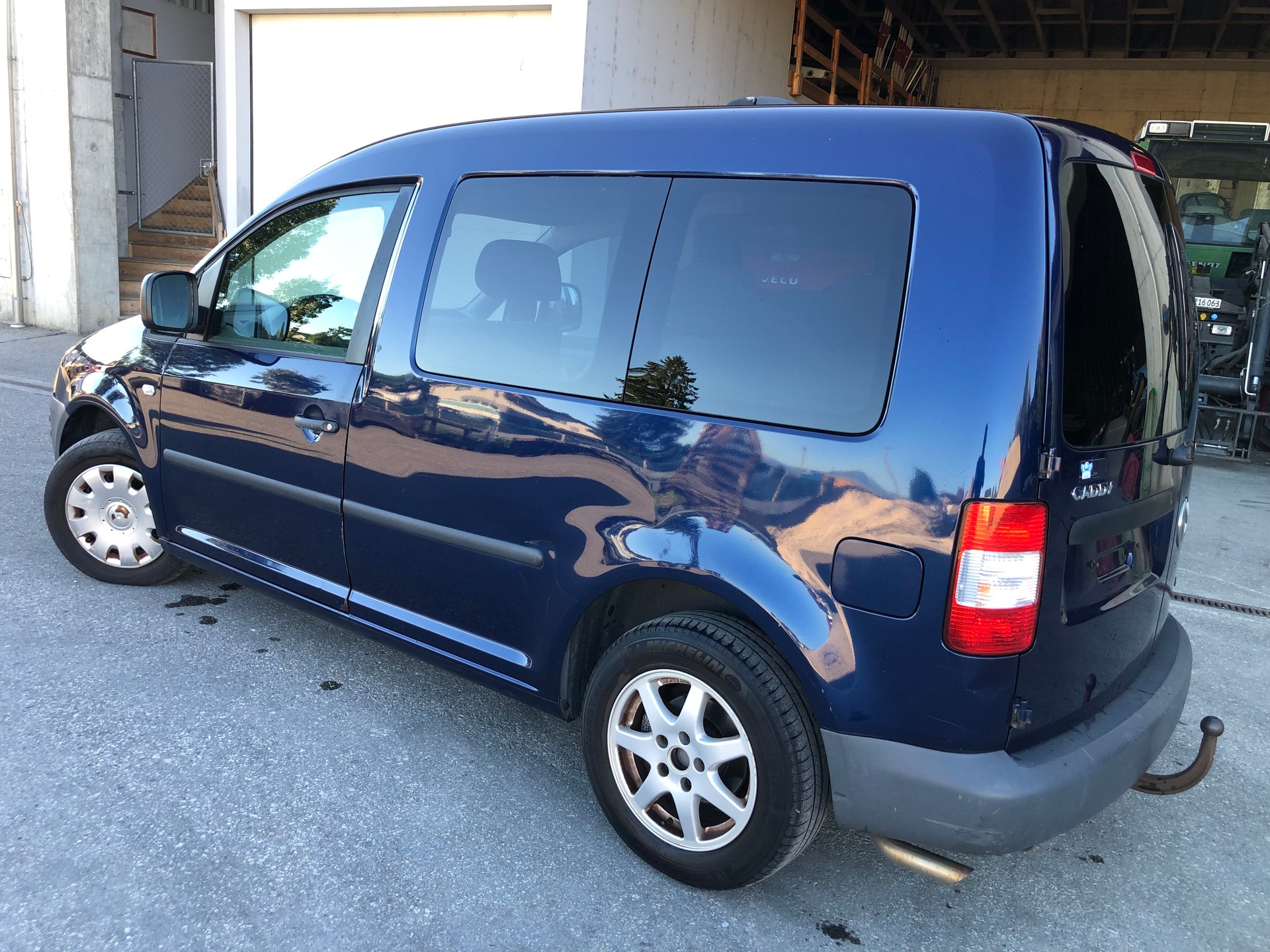 VW Caddy Life 2.0 EcoFuel-image-4