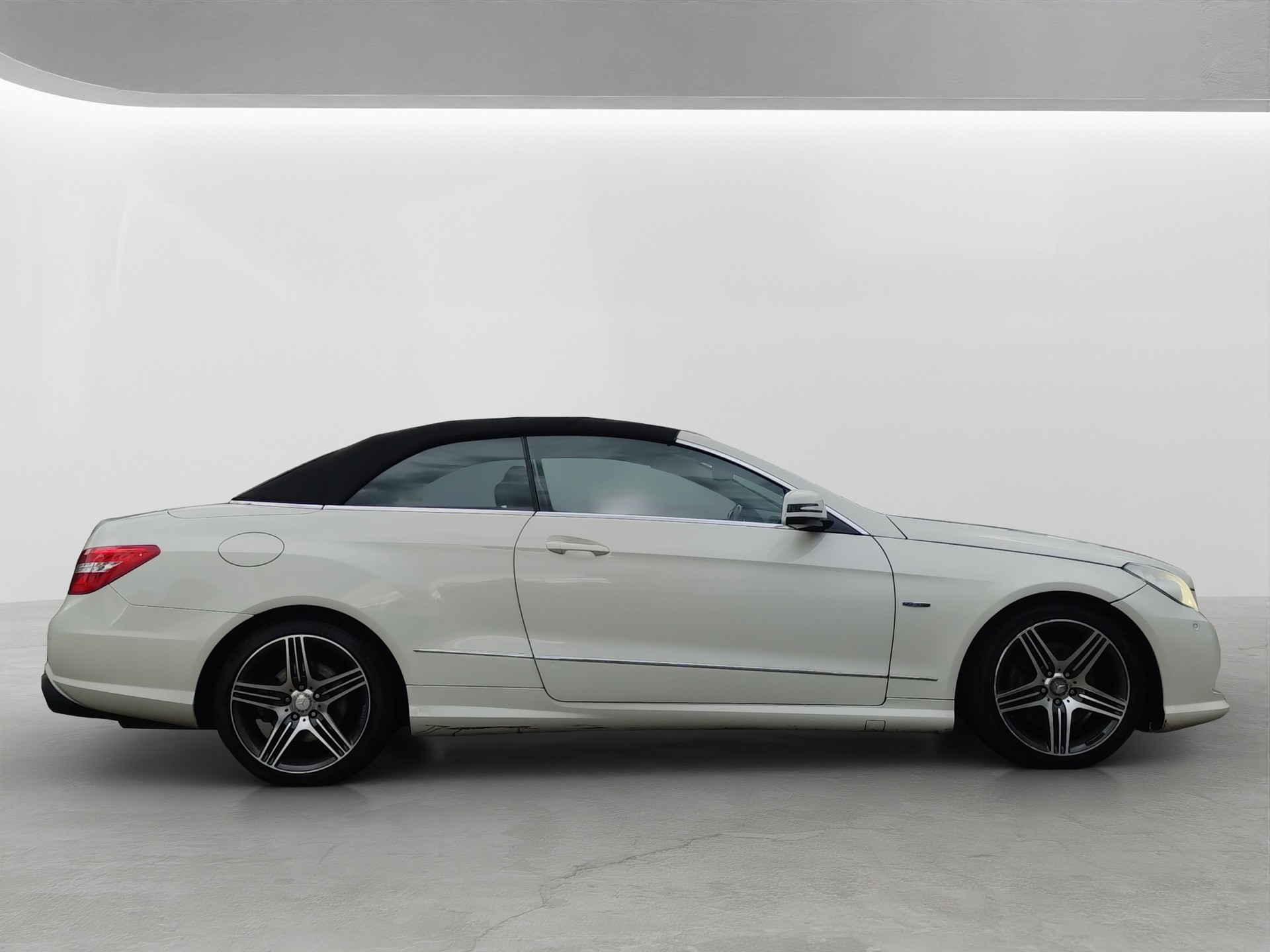 MERCEDES-BENZ E 350 CGI BlueEfficiency 7G-Tronic-image-8