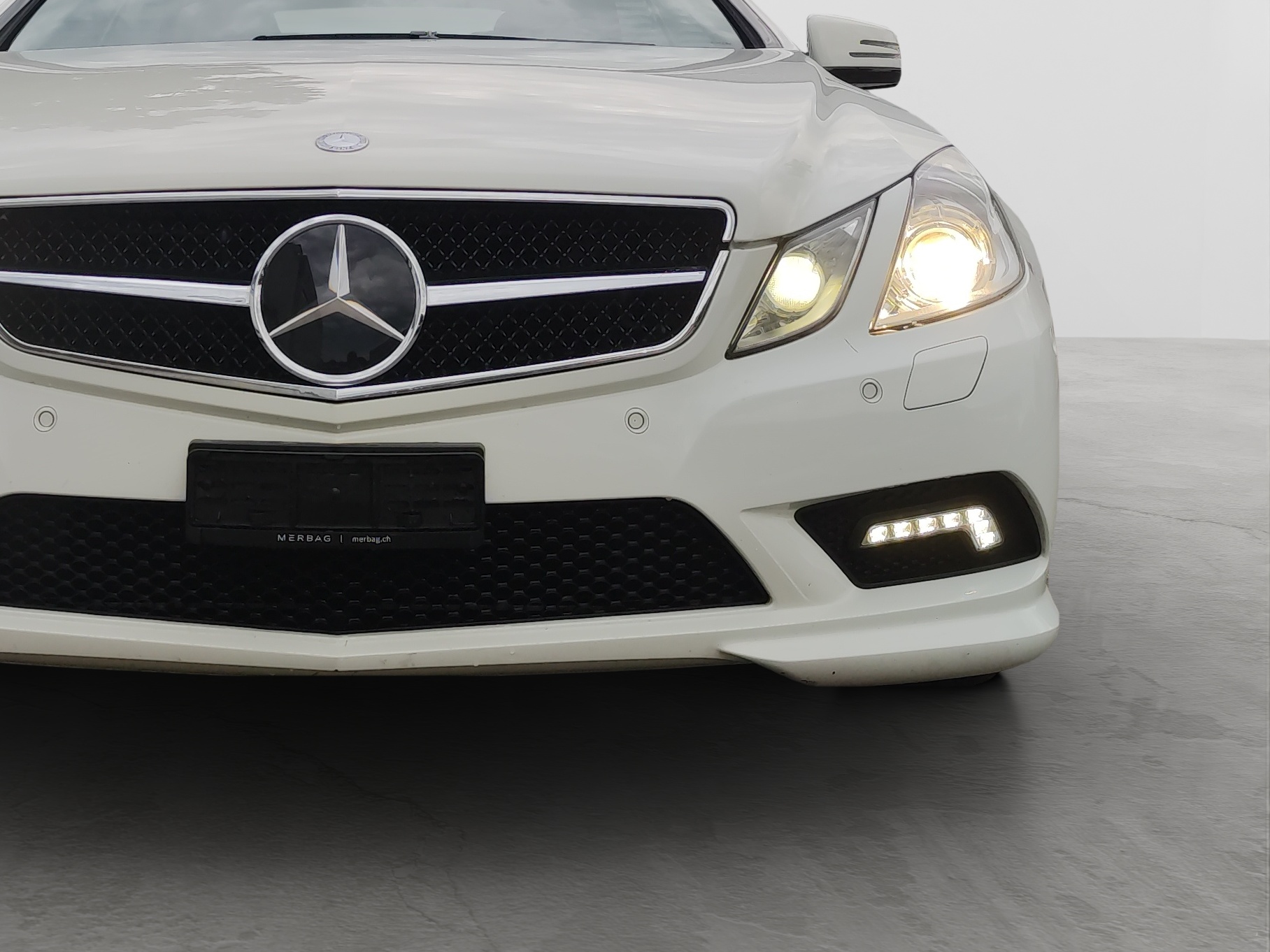 MERCEDES-BENZ E 350 CGI BlueEfficiency 7G-Tronic-image-12