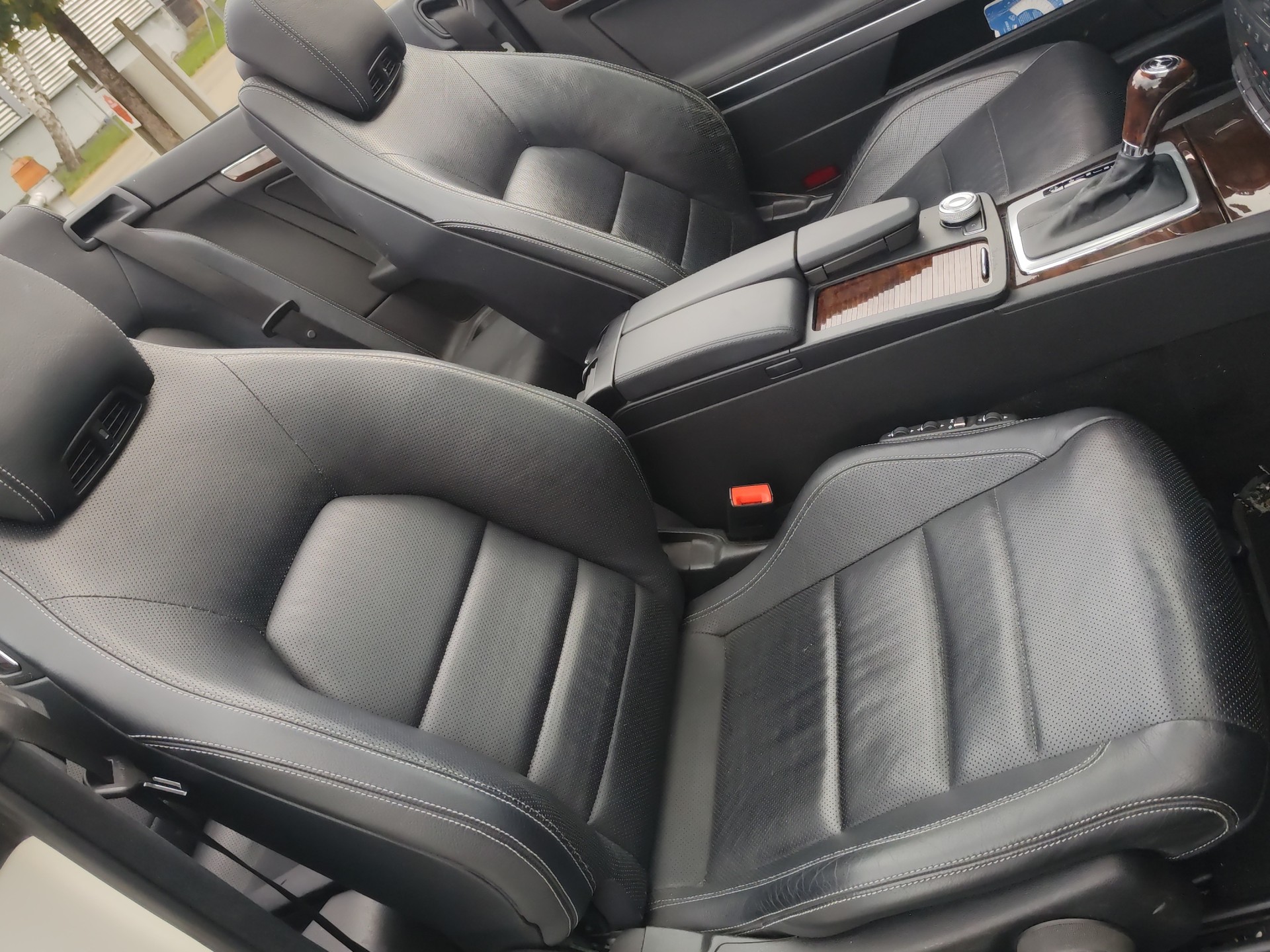 MERCEDES-BENZ E 350 CGI BlueEfficiency 7G-Tronic-image-15