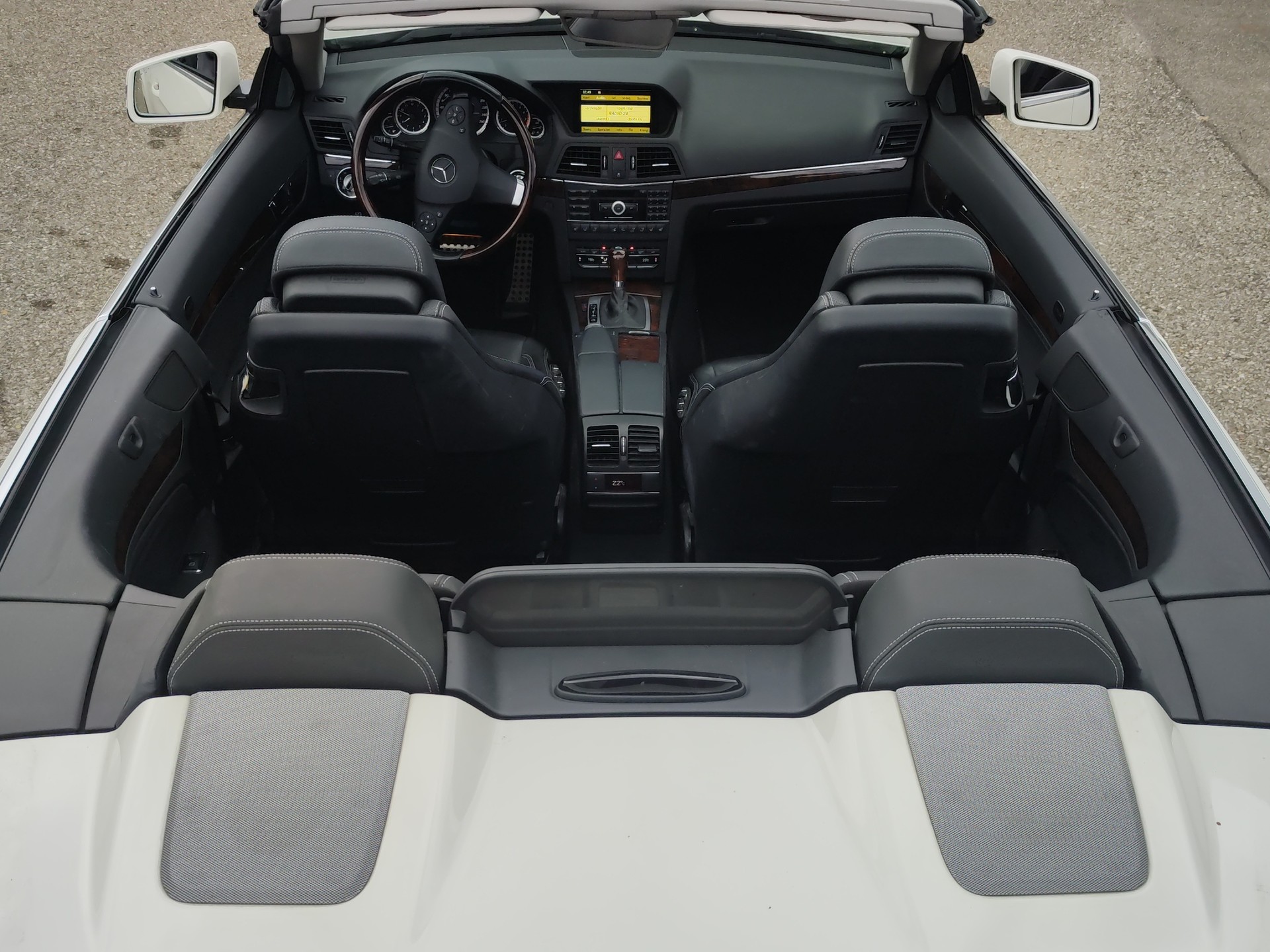 MERCEDES-BENZ E 350 CGI BlueEfficiency 7G-Tronic-image-16