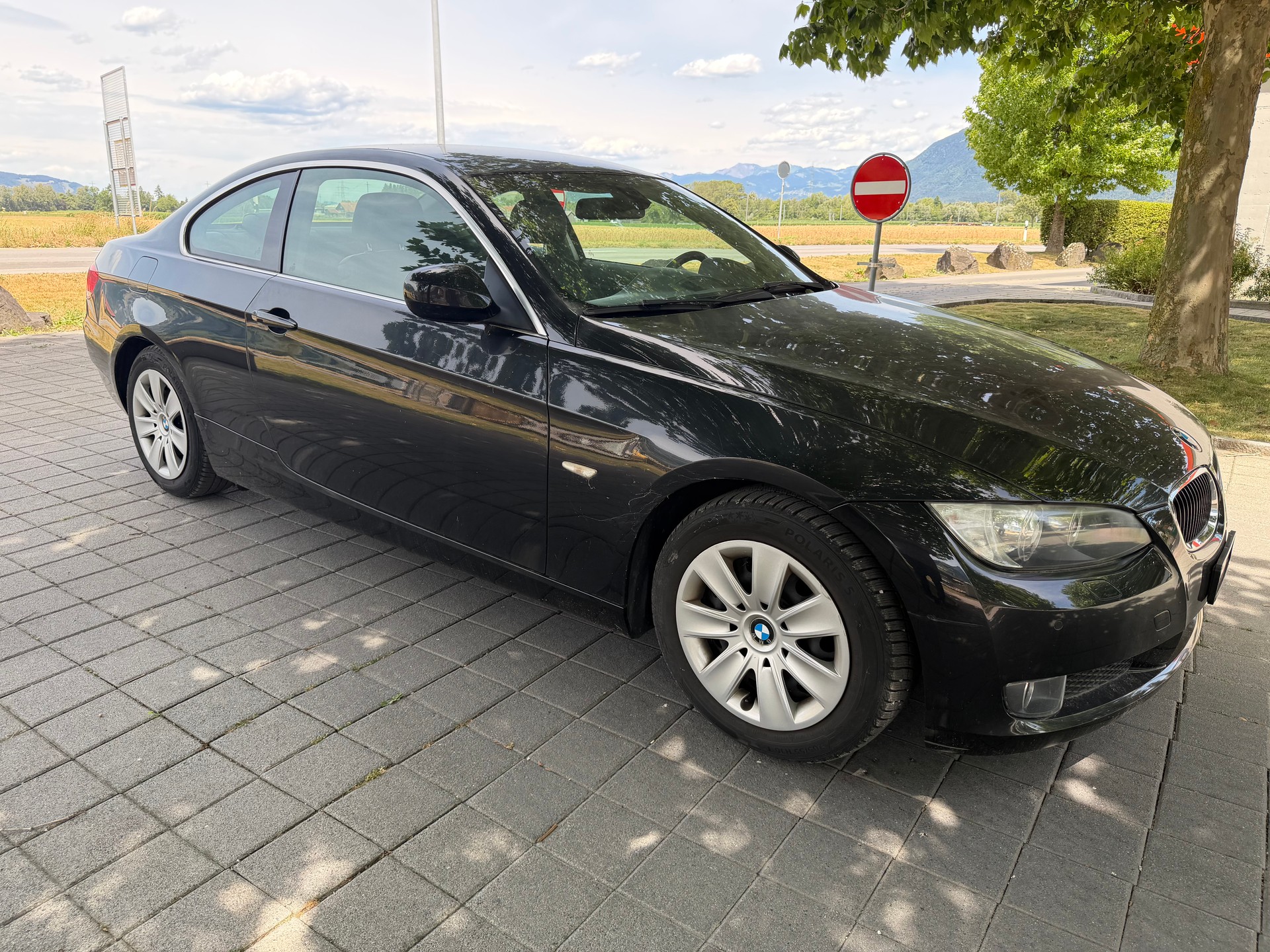 BMW 320i Coupé-image-2