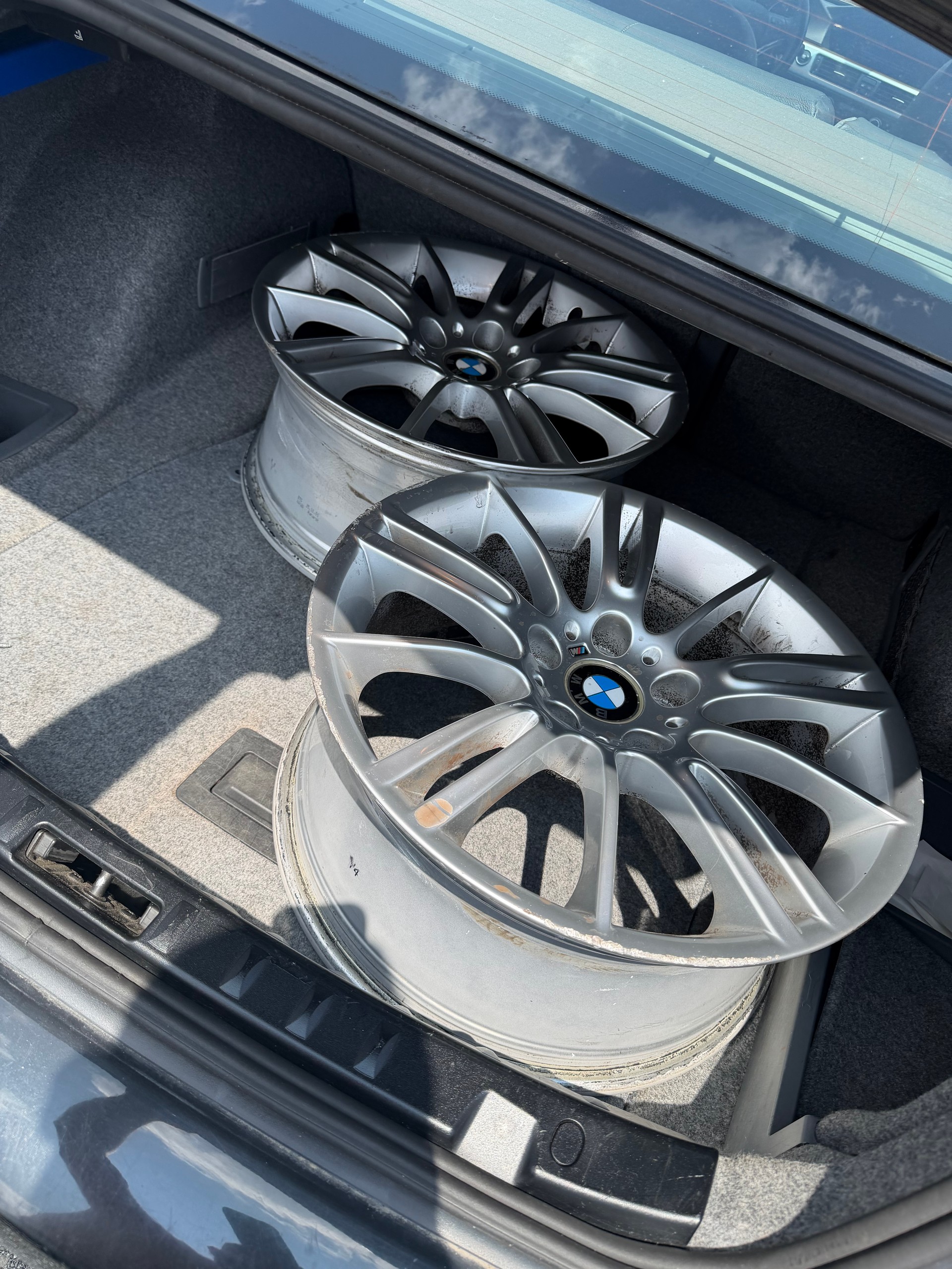 BMW 320i Coupé-image-9