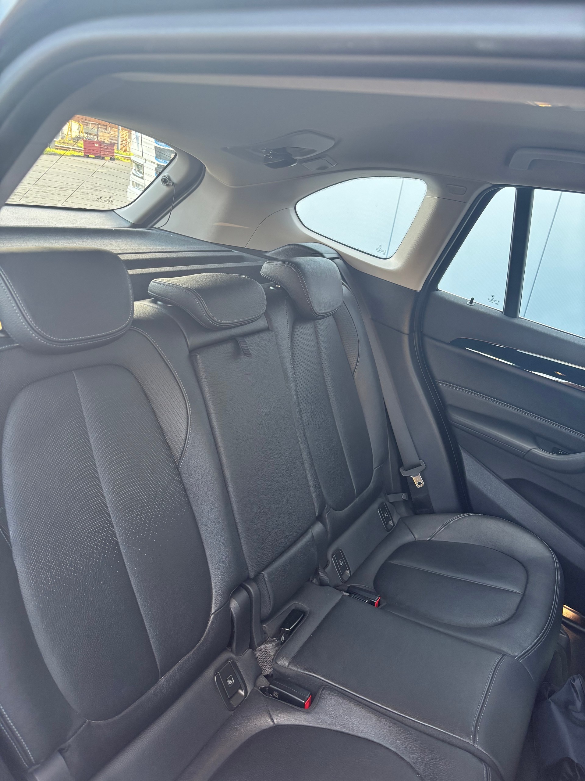 BMW 20i xDrive-image-4