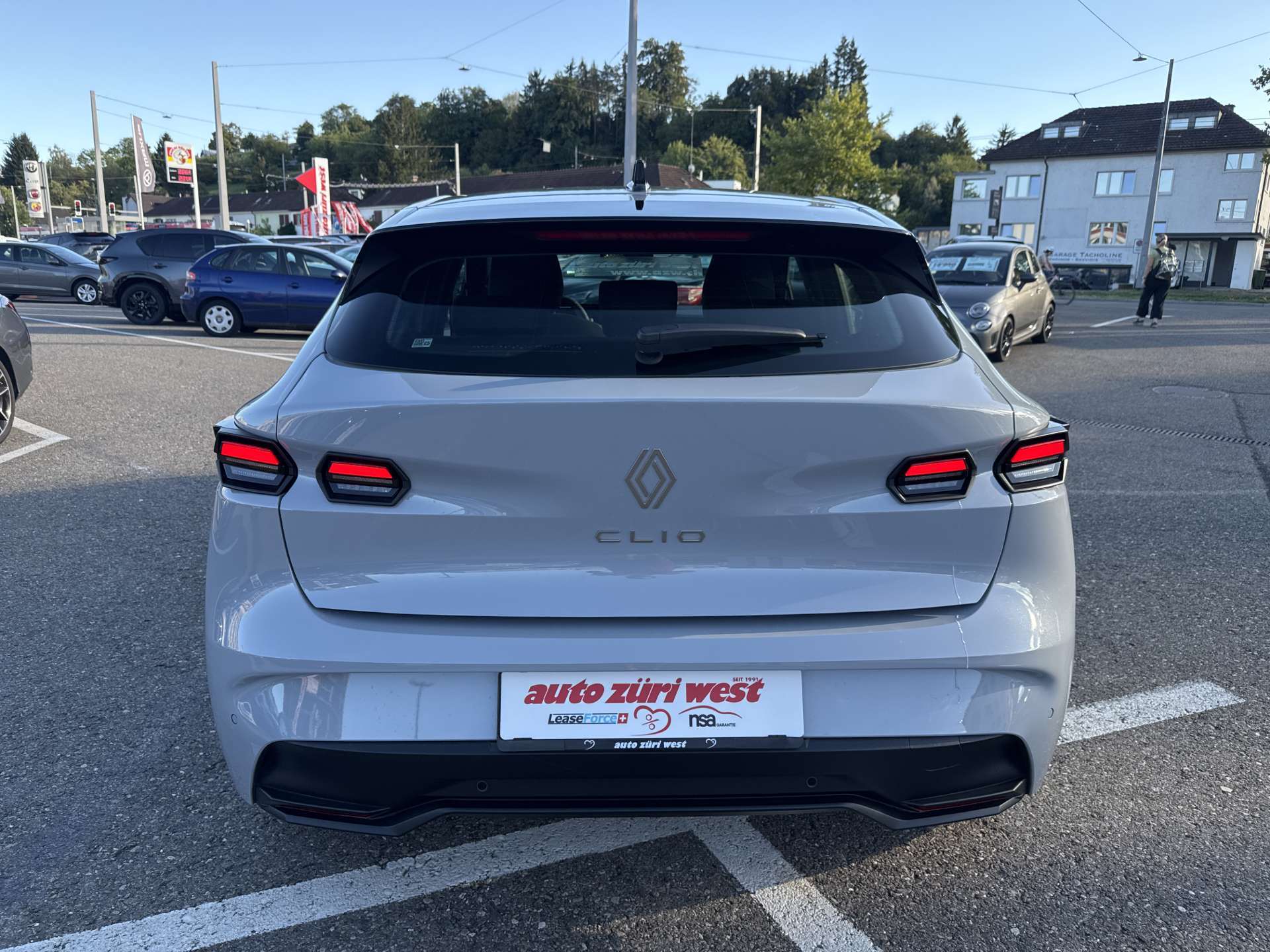 RENAULT Clio 1.2 TCe Evolution NEUES MODELL EDC-Automat-image-14