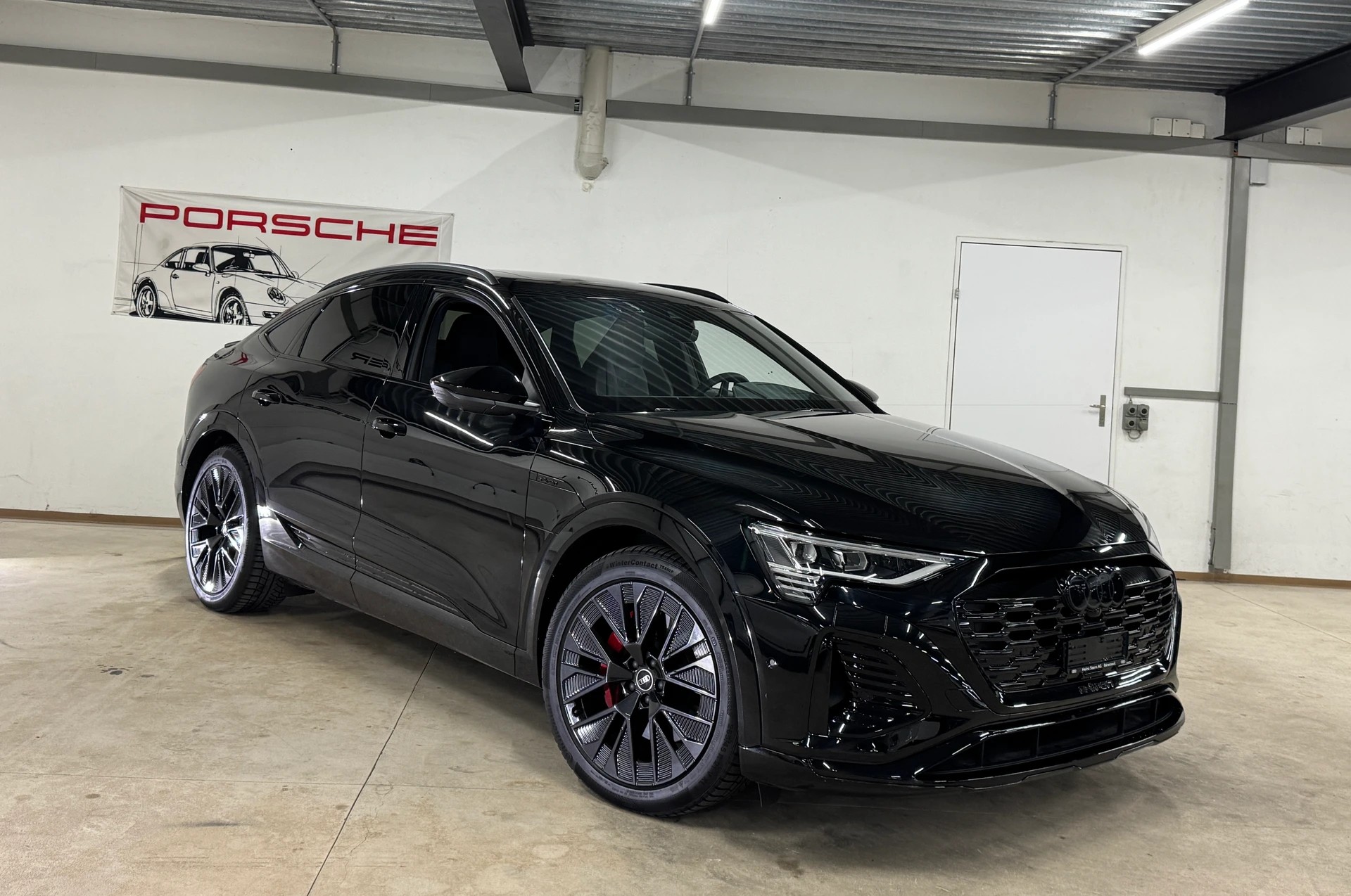 AUDI Q8 Sportback 50 e-tron S-Line Full-Black Edition quattro / Premiumpaket / AHK-image-2