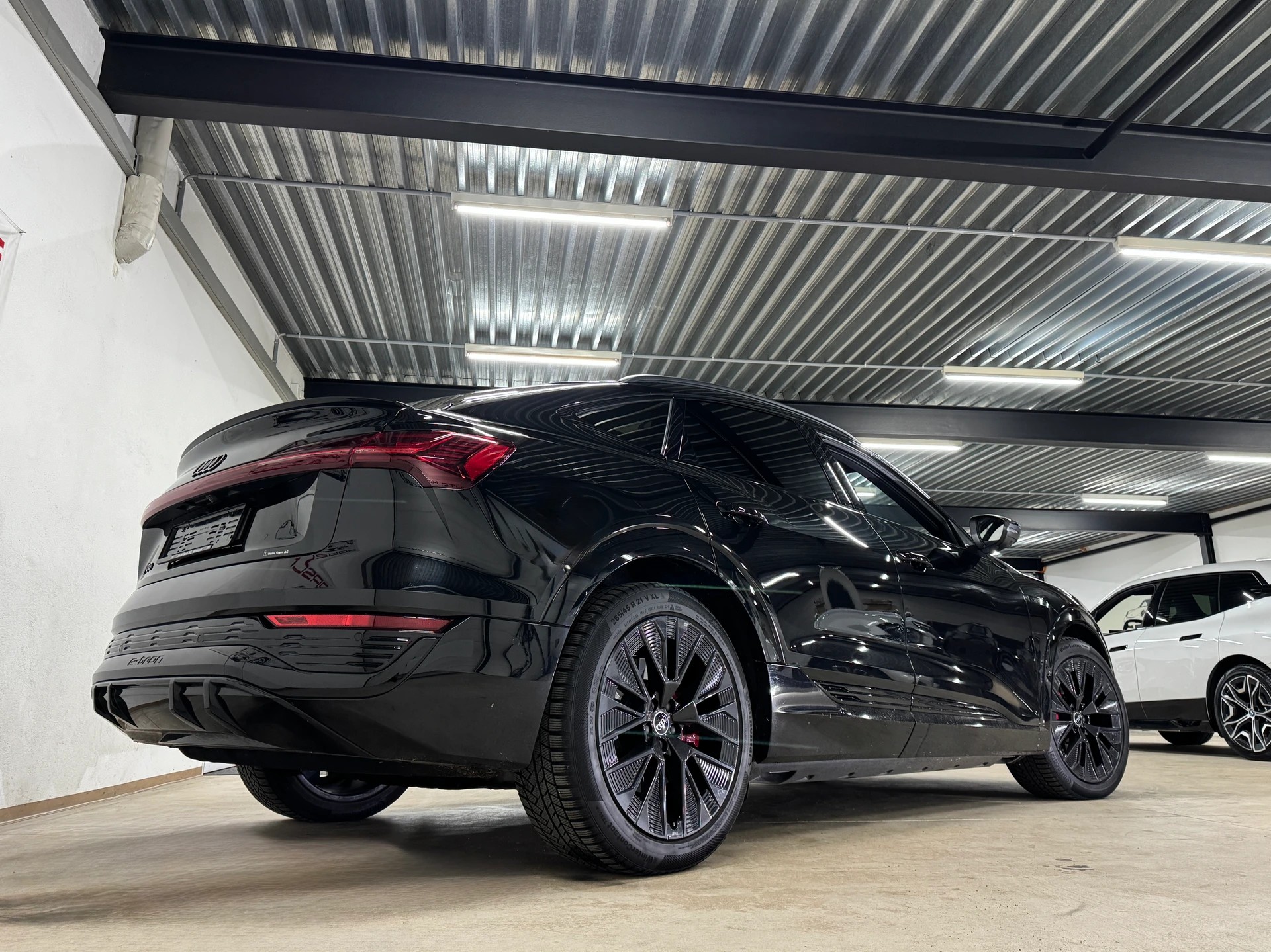 AUDI Q8 Sportback 50 e-tron S-Line Full-Black Edition quattro / Premiumpaket / AHK-image-4