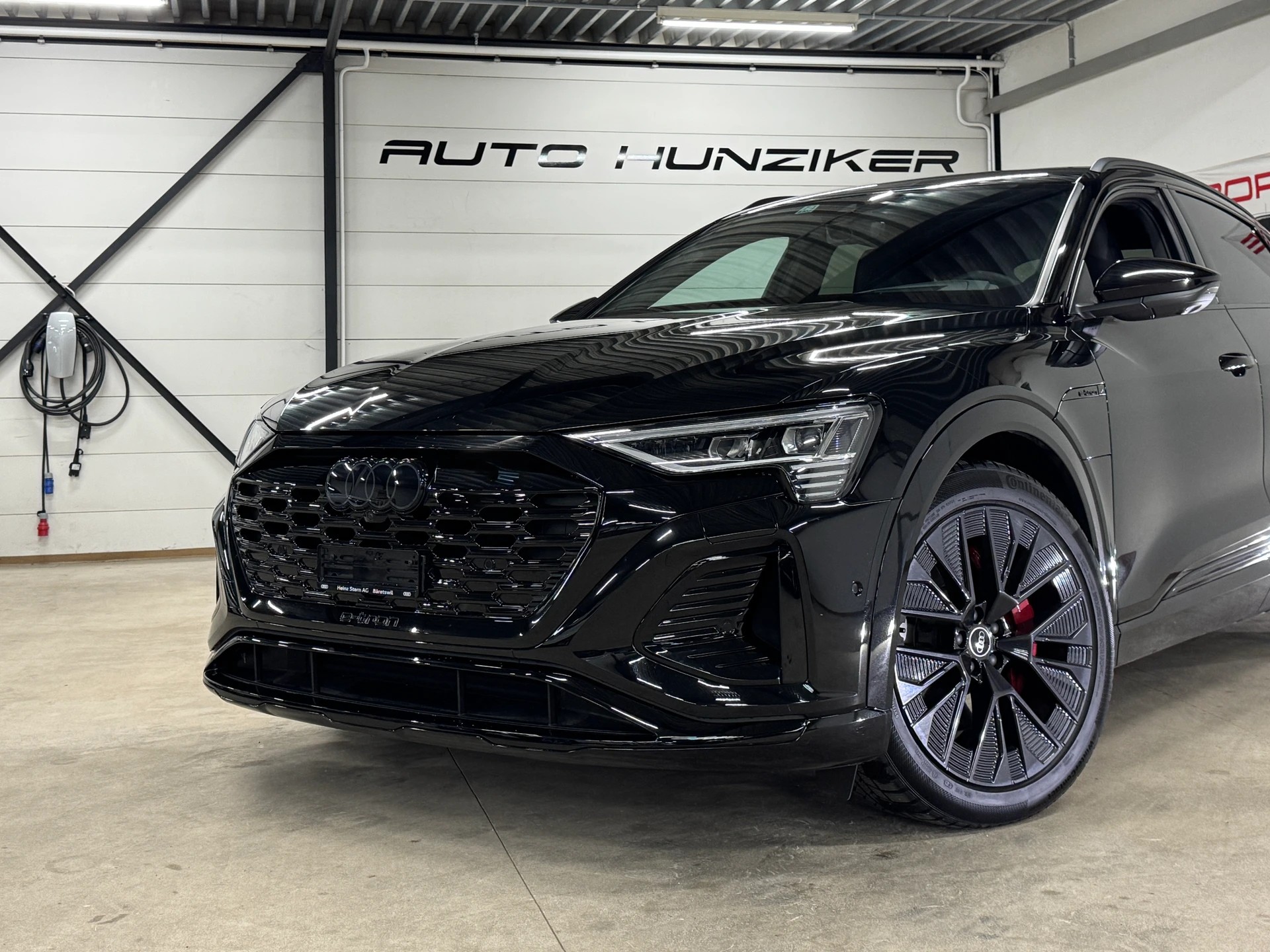 AUDI Q8 Sportback 50 e-tron S-Line Full-Black Edition quattro / Premiumpaket / AHK-image-1