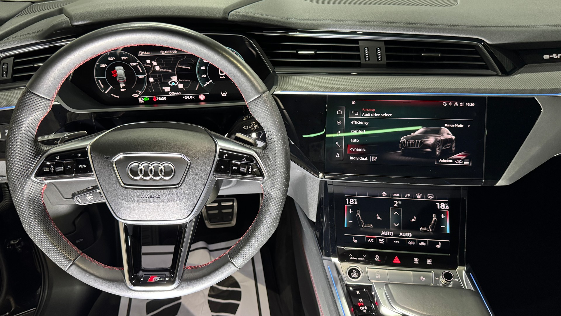 AUDI Q8 Sportback 50 e-tron S-Line Full-Black Edition quattro / Premiumpaket / AHK-image-13