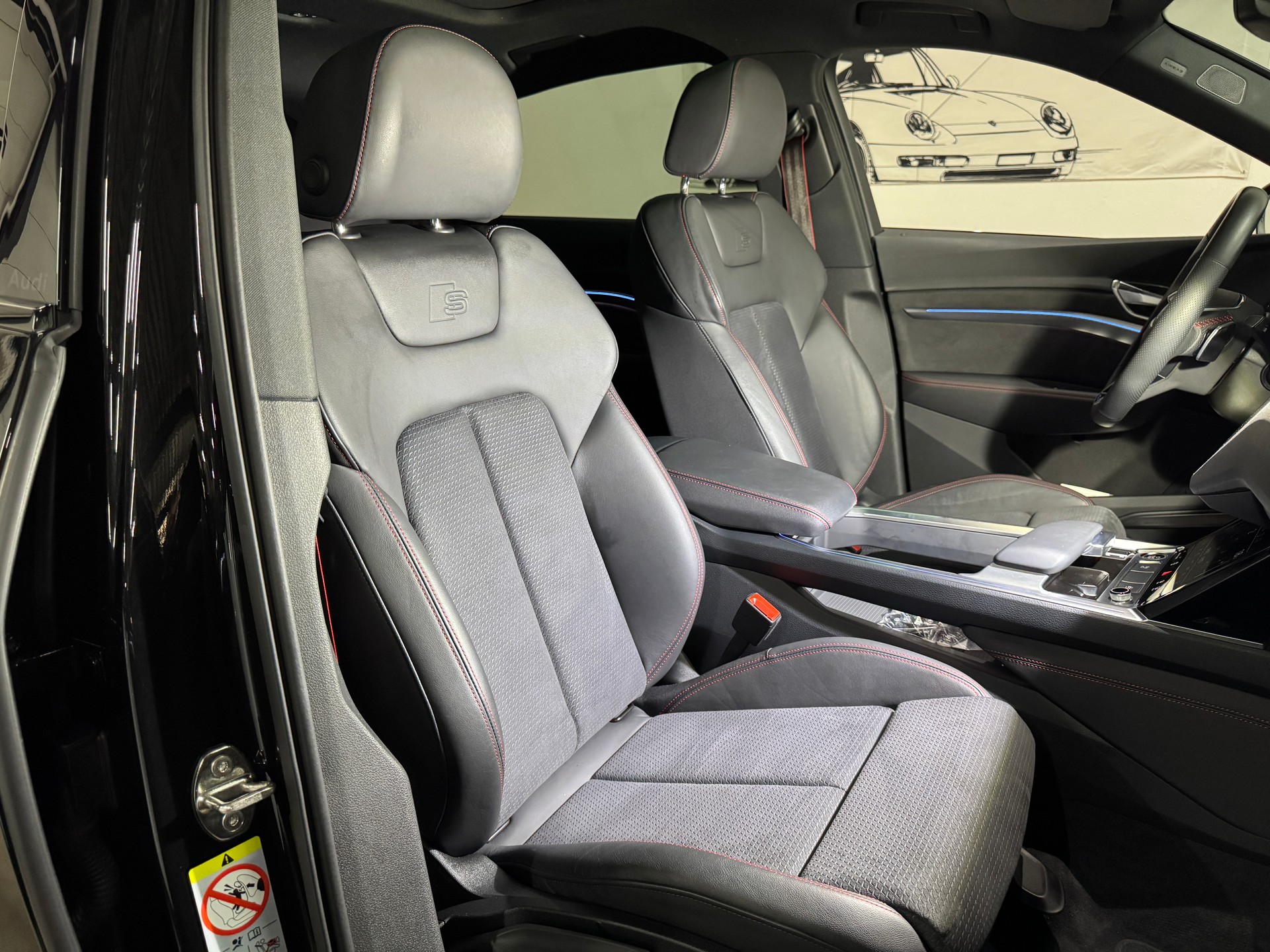 AUDI Q8 Sportback 50 e-tron S-Line Full-Black Edition quattro / Premiumpaket / AHK-image-8