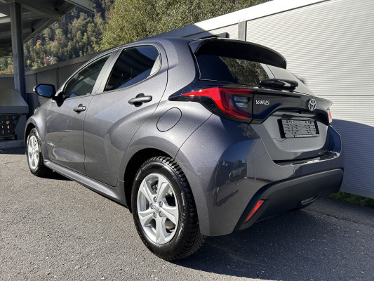 TOYOTA Yaris 1.5 Trend e-CVT-image-3