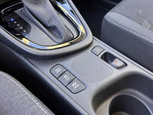 TOYOTA Yaris 1.5 Trend e-CVT-image-12