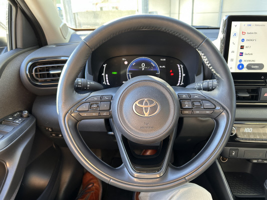 TOYOTA Yaris 1.5 Trend e-CVT-image-9