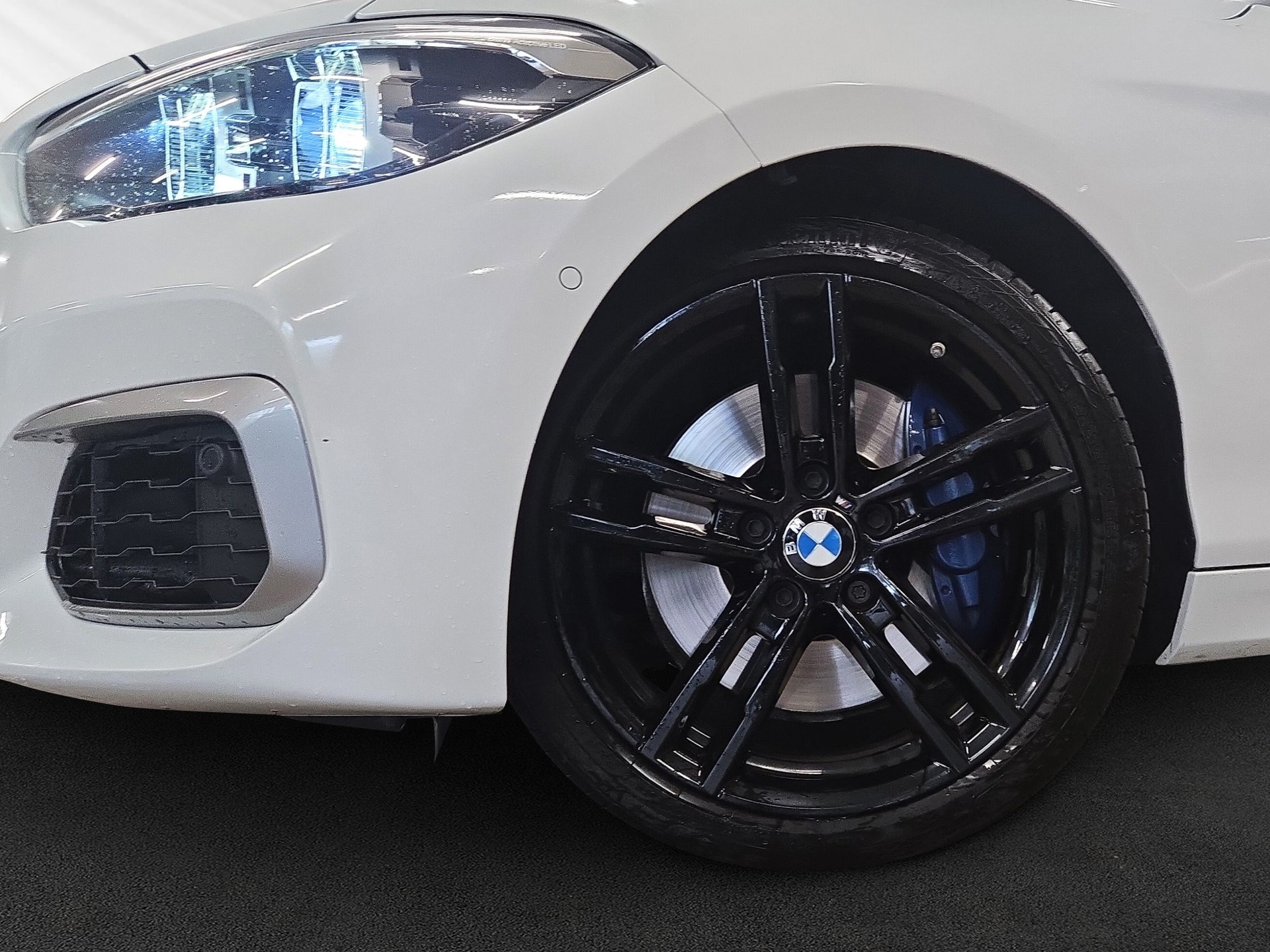BMW M140i xDrive Steptronic-image-8