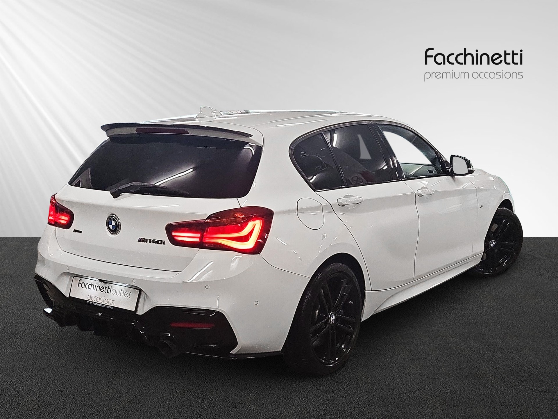 BMW M140i xDrive Steptronic-image-2