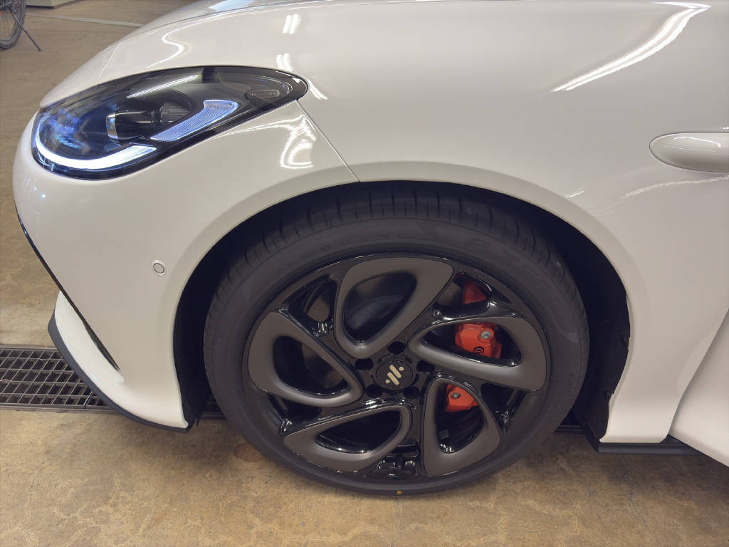 MG IM5 100 kWh Performance 20 4WD-image-9