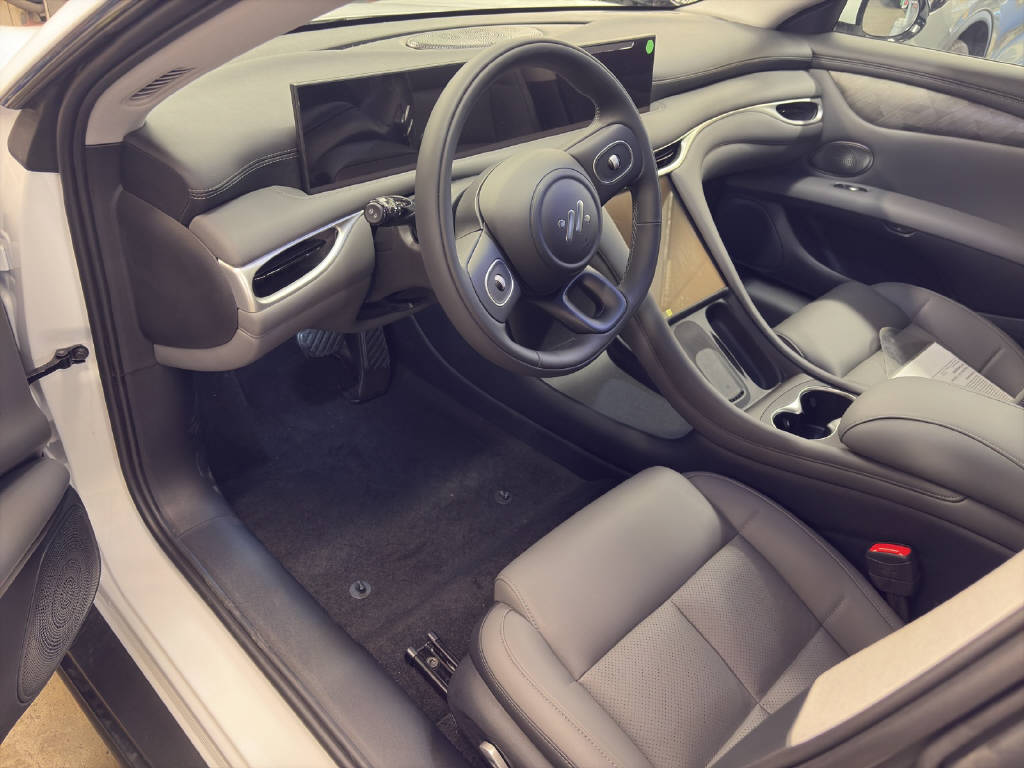 MG IM5 100 kWh Performance 20 4WD-image-4