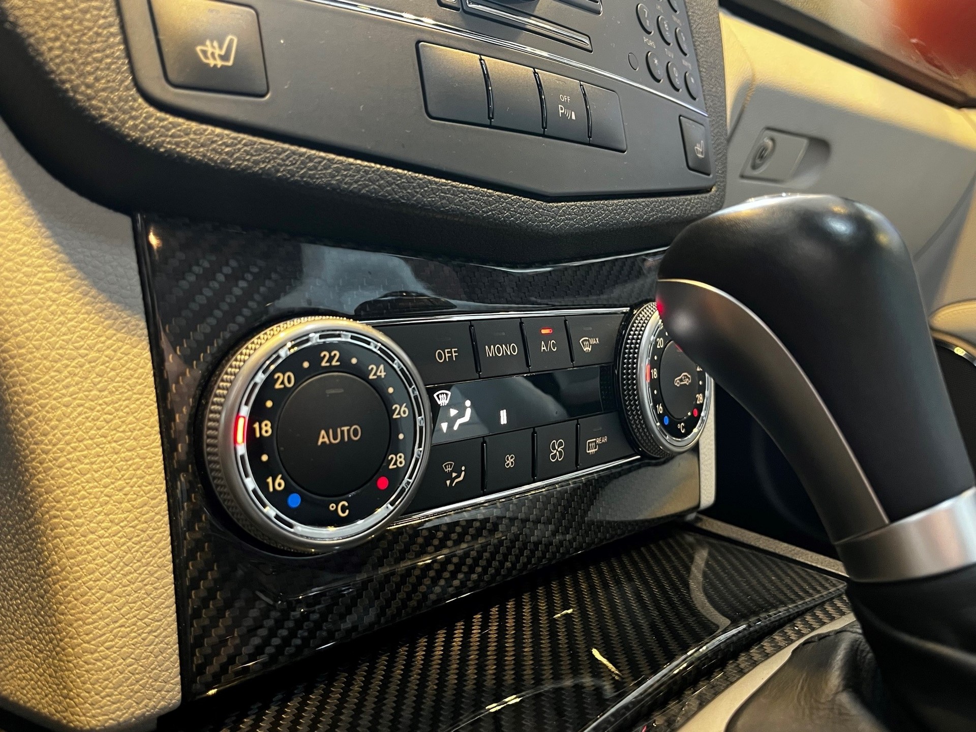 MERCEDES-BENZ C 63 AMG Avantgarde 7G-Tronic-image-21