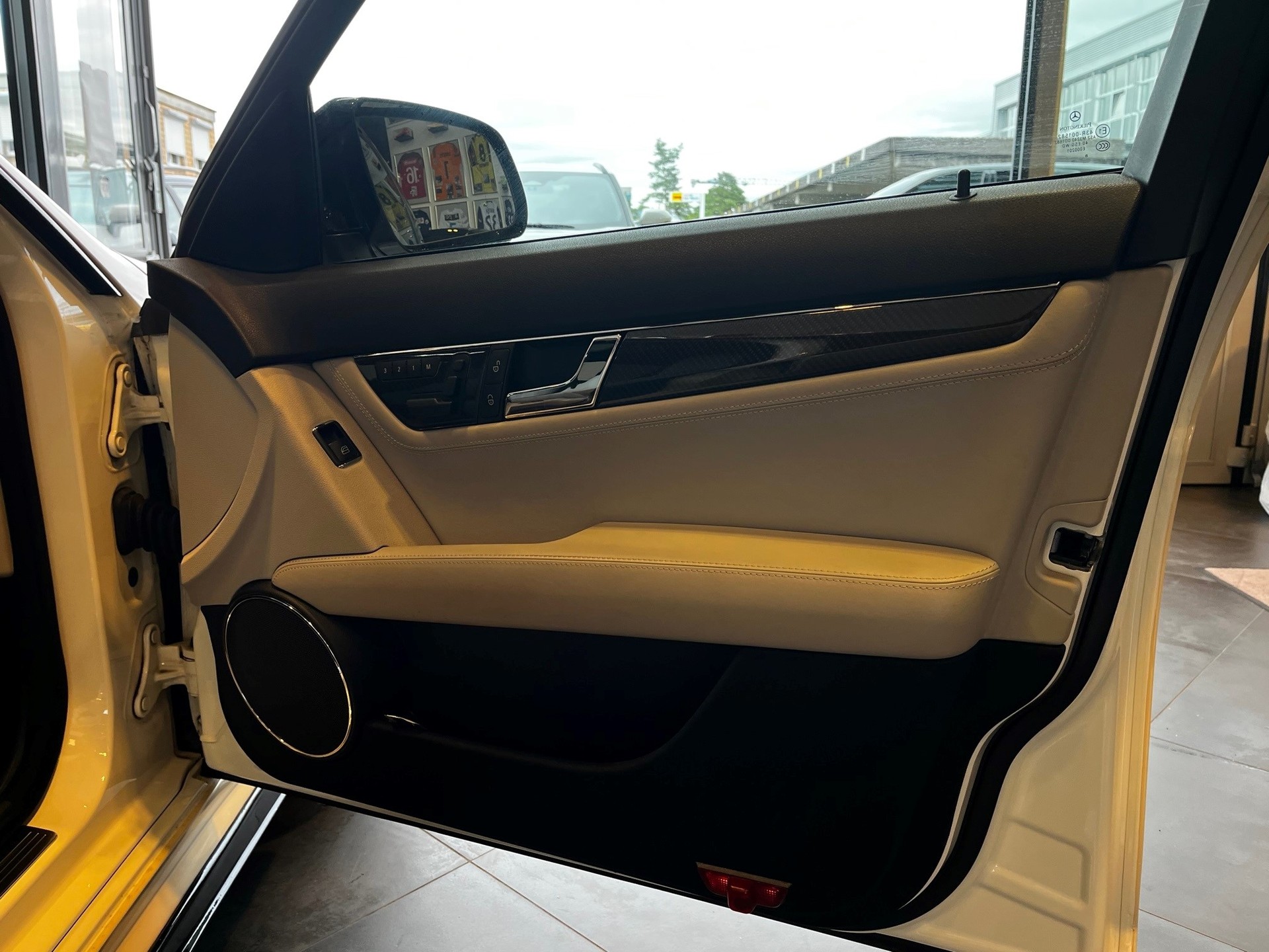 MERCEDES-BENZ C 63 AMG Avantgarde 7G-Tronic-image-26
