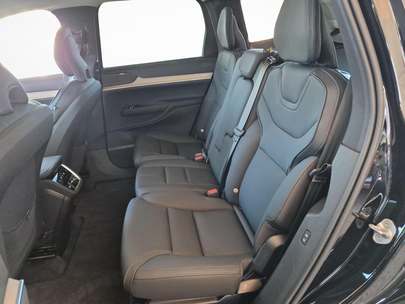 VOLVO EX90 Twin Plus AWD-image-10