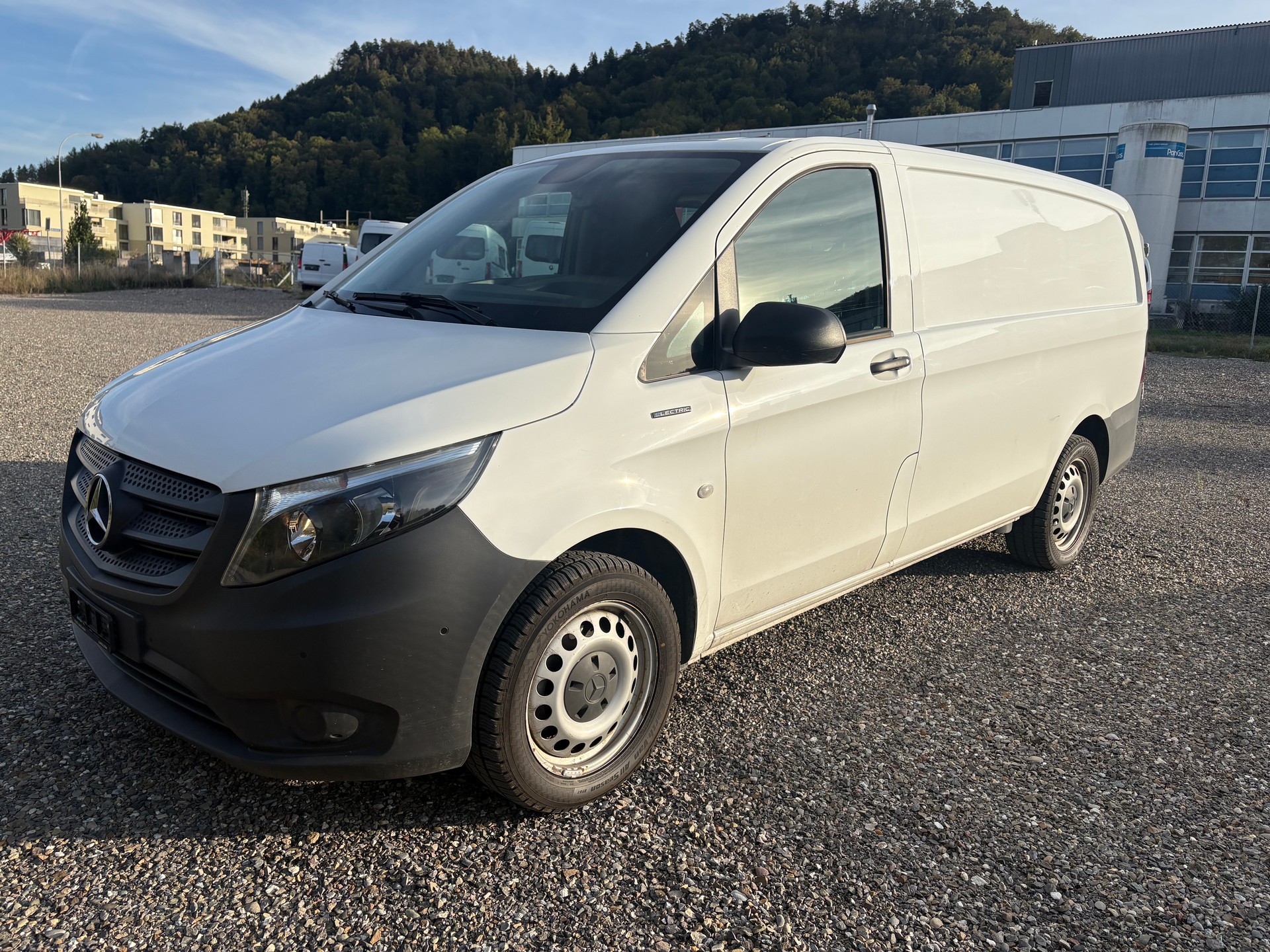 MERCEDES-BENZ eVito 112 Extralang-image-2