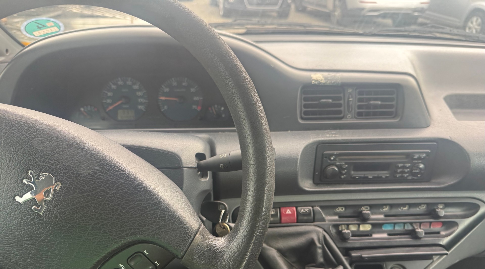 PEUGEOT EXPERT-image-7