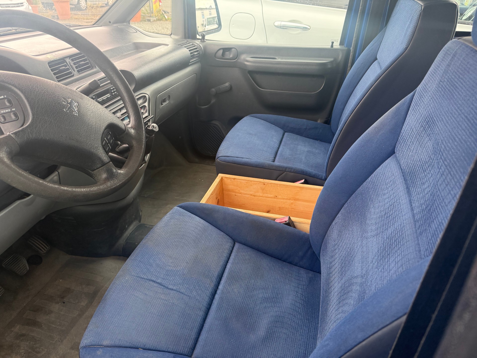 PEUGEOT EXPERT-image-4