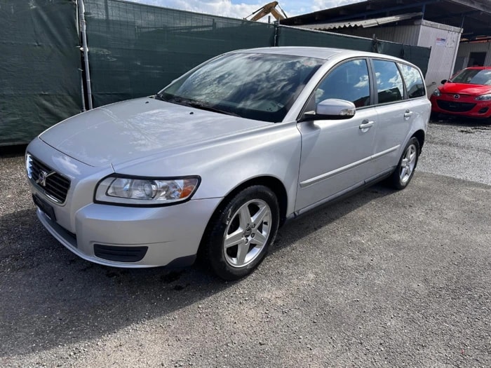 VOLVO V50 2.0D-image-2