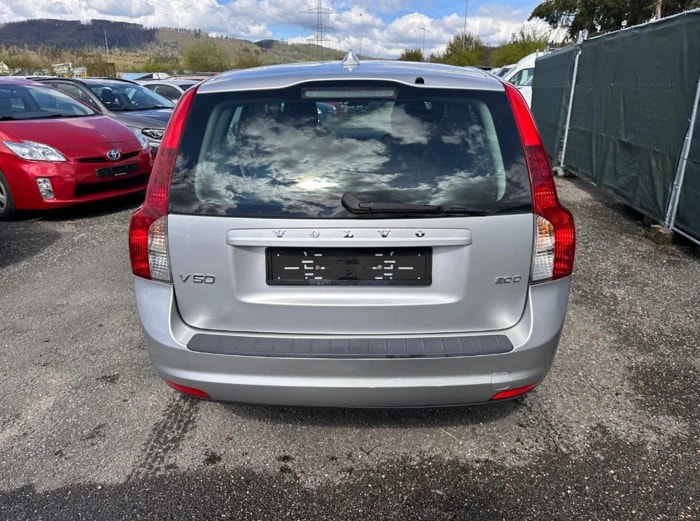 VOLVO V50 2.0D-image-4