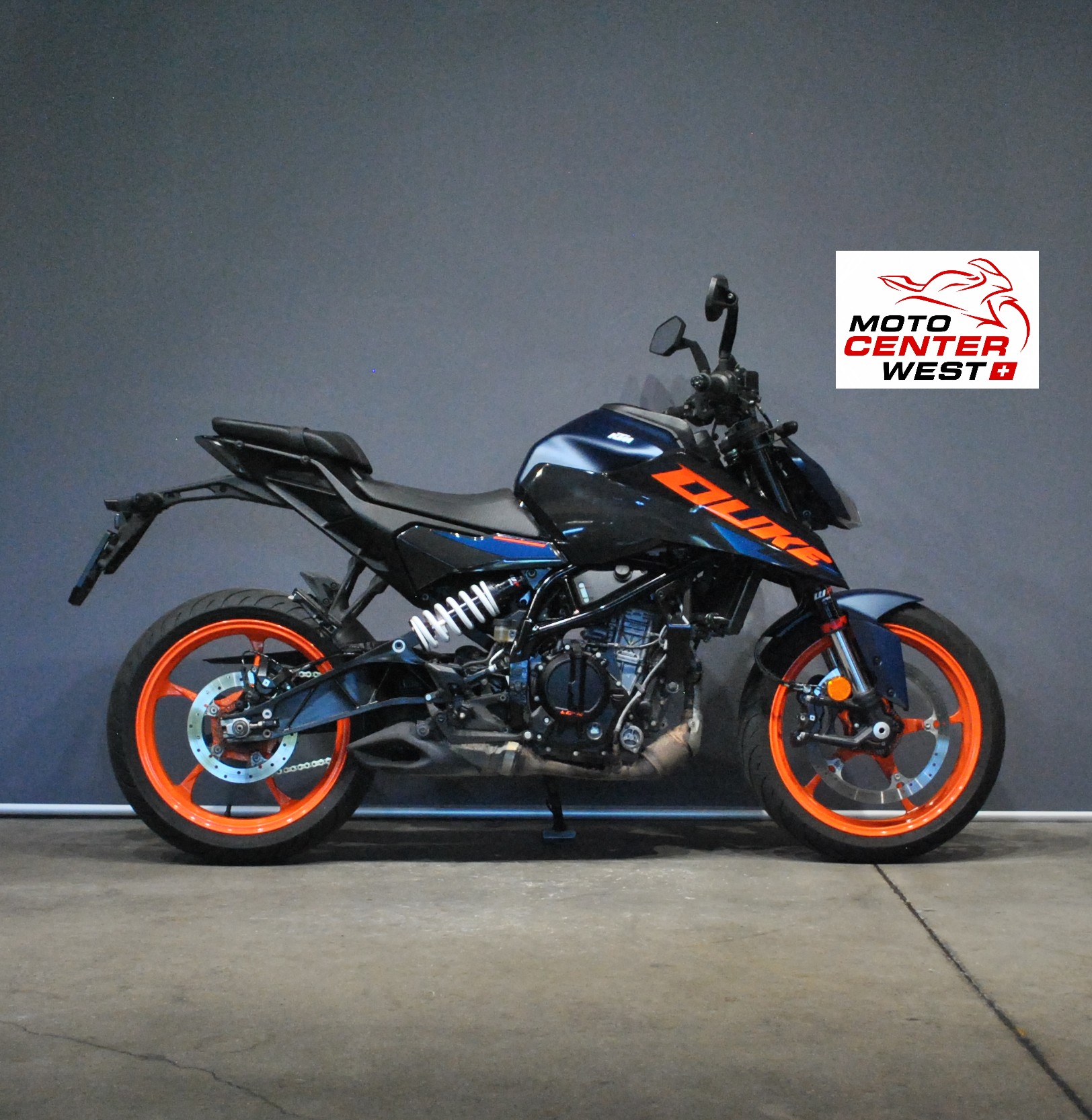 KTM 125 Duke-showroom-element-1