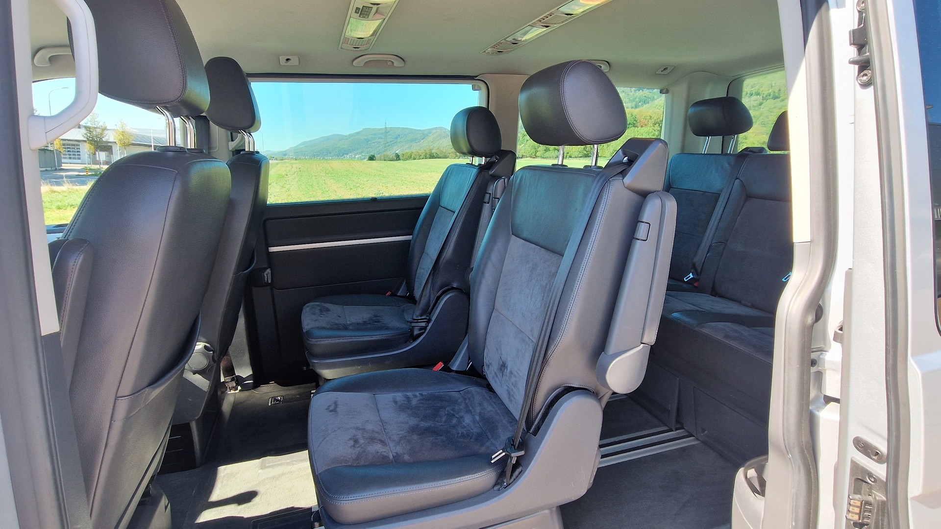 VW T5 Multivan 2.0 TDI CR Highline DSG-image-10