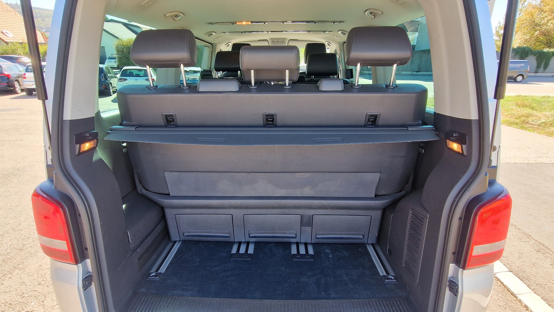 VW T5 Multivan 2.0 TDI CR Highline DSG-image-13