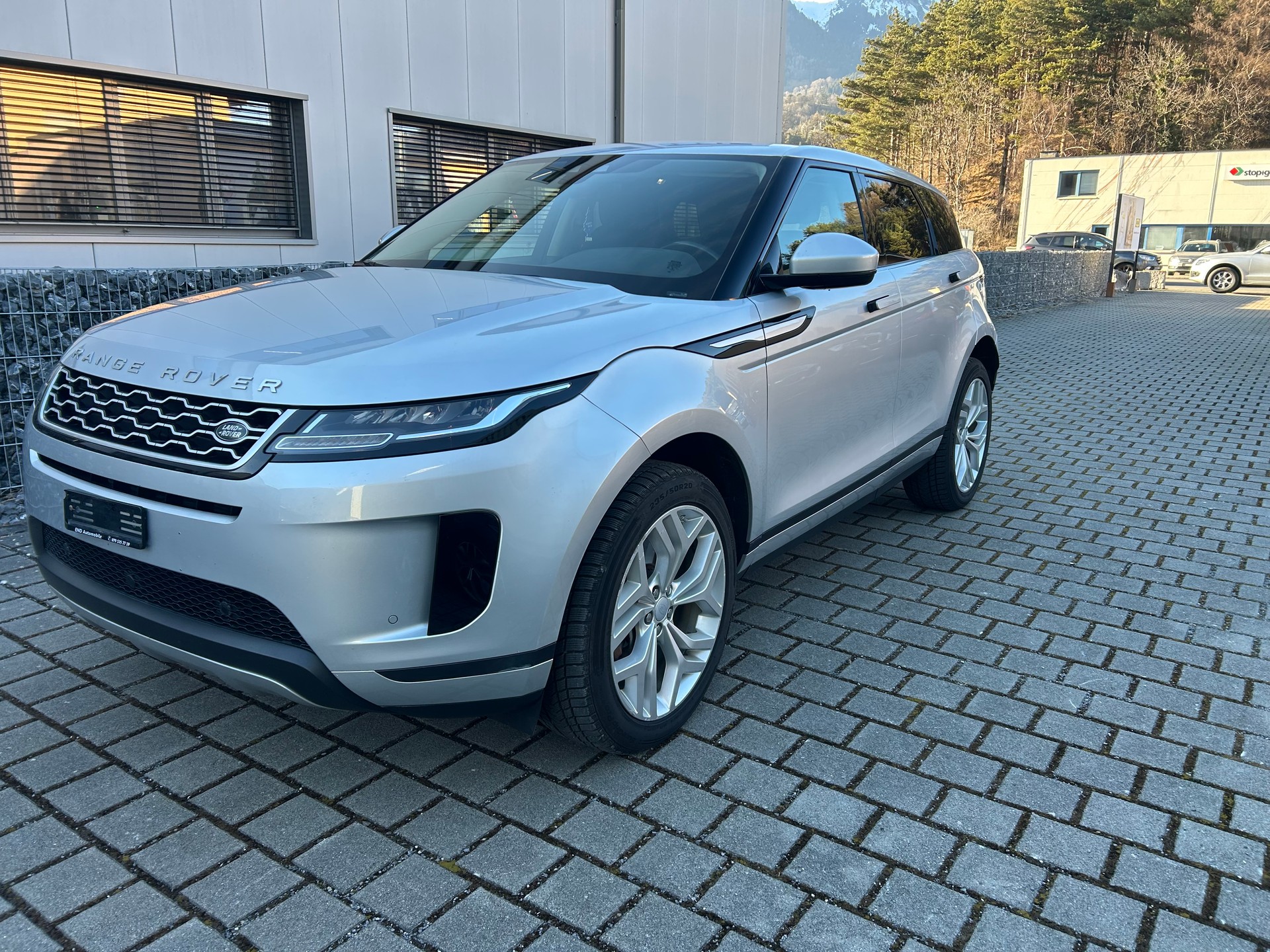 LAND ROVER Range Rover Evoque R-Dynamic D 180 S AT9-image-1