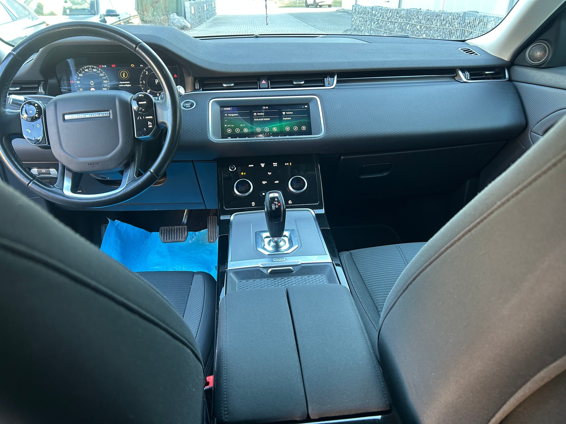 LAND ROVER Range Rover Evoque R-Dynamic D 180 S AT9-image-7