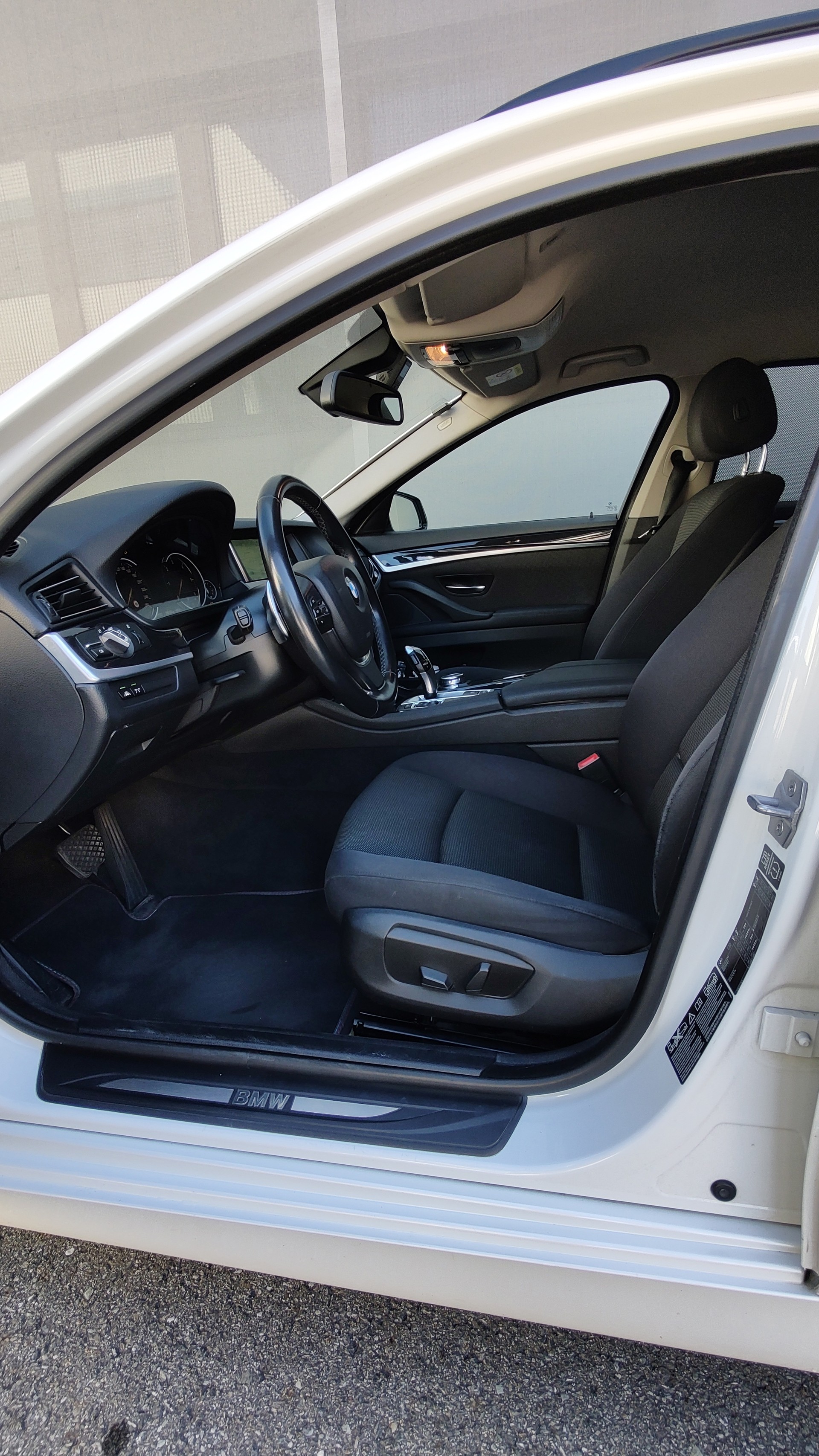 BMW 520d xDrive Touring Steptronic-image-5