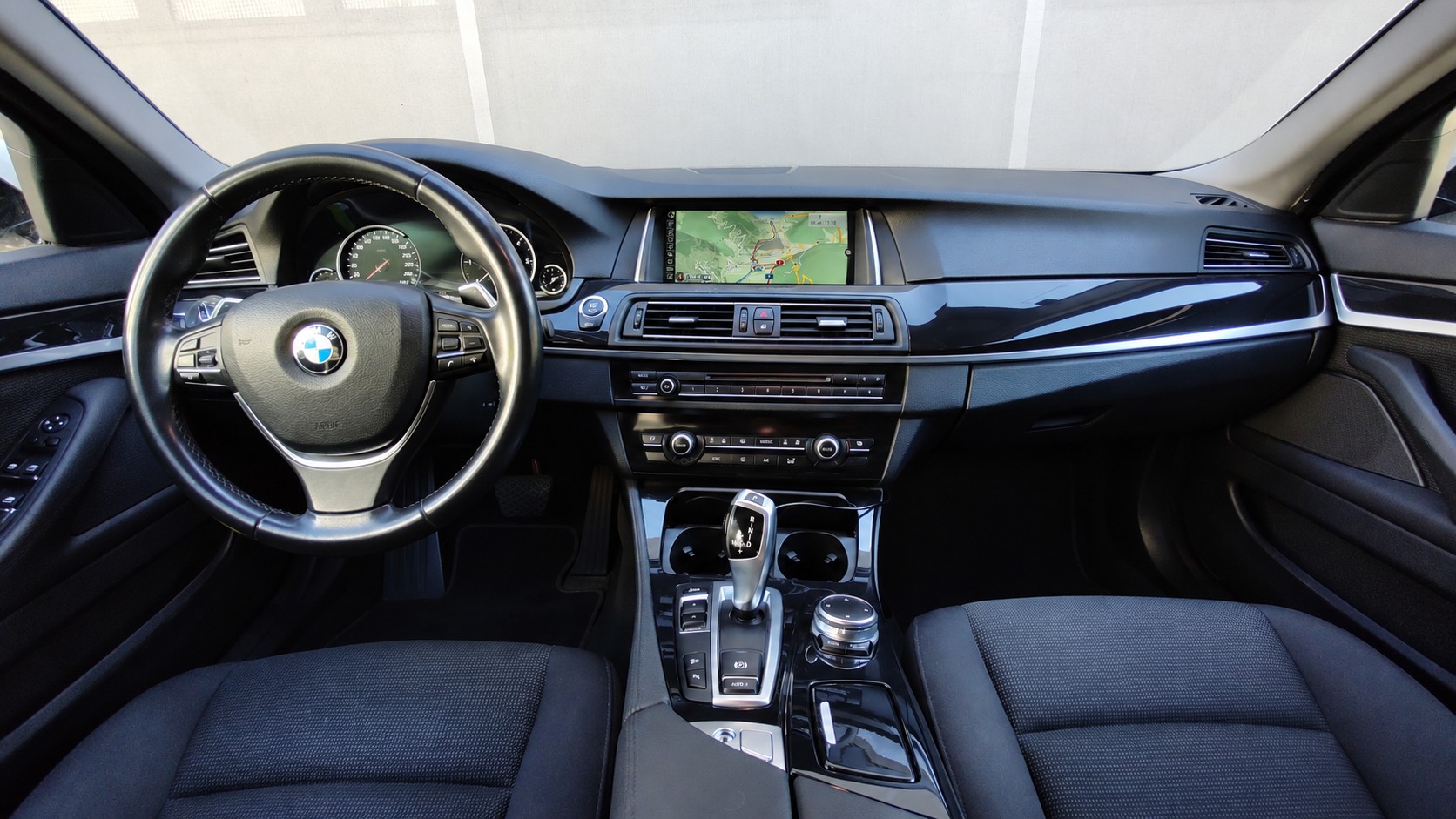 BMW 520d xDrive Touring Steptronic-image-3