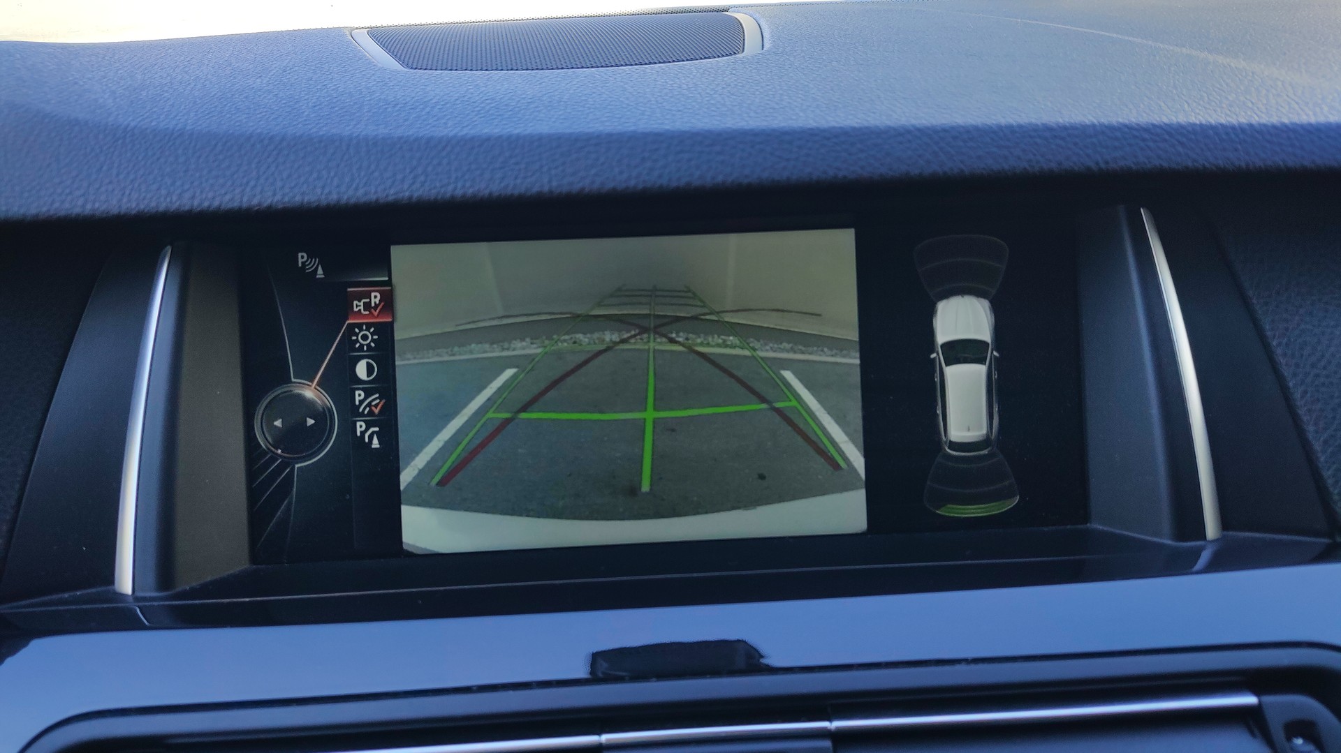BMW 520d xDrive Touring Steptronic-image-4