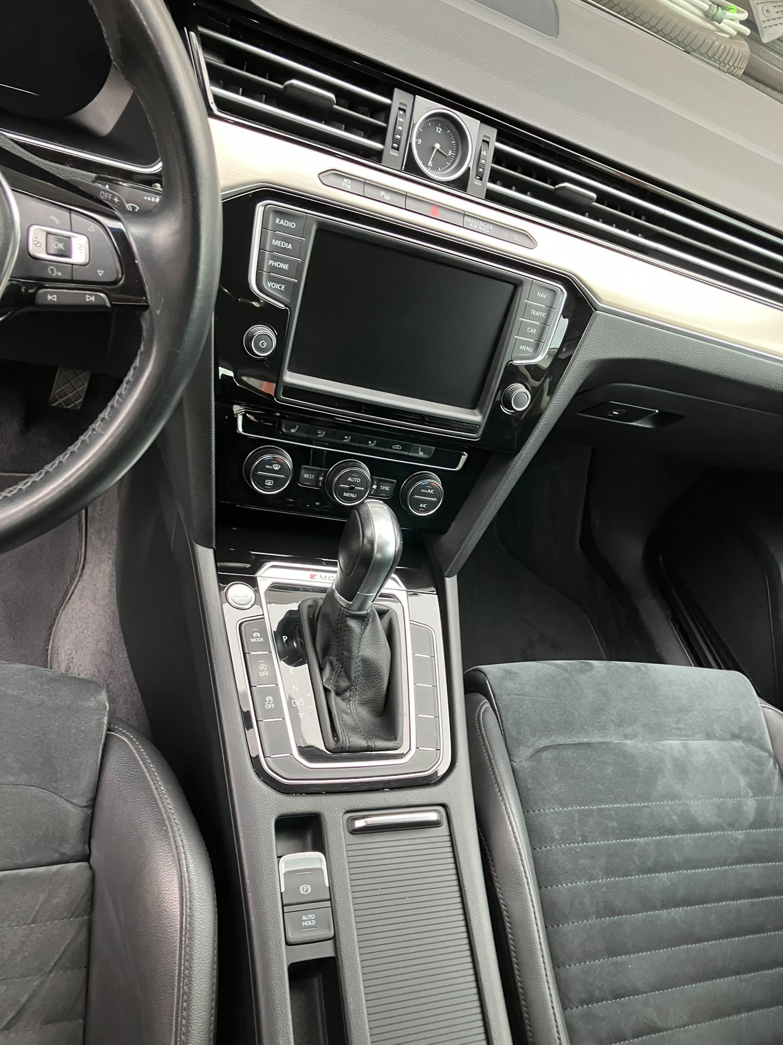 VW Passat Variant 2.0 TDI BMT High. DSG 4Motion-image-7
