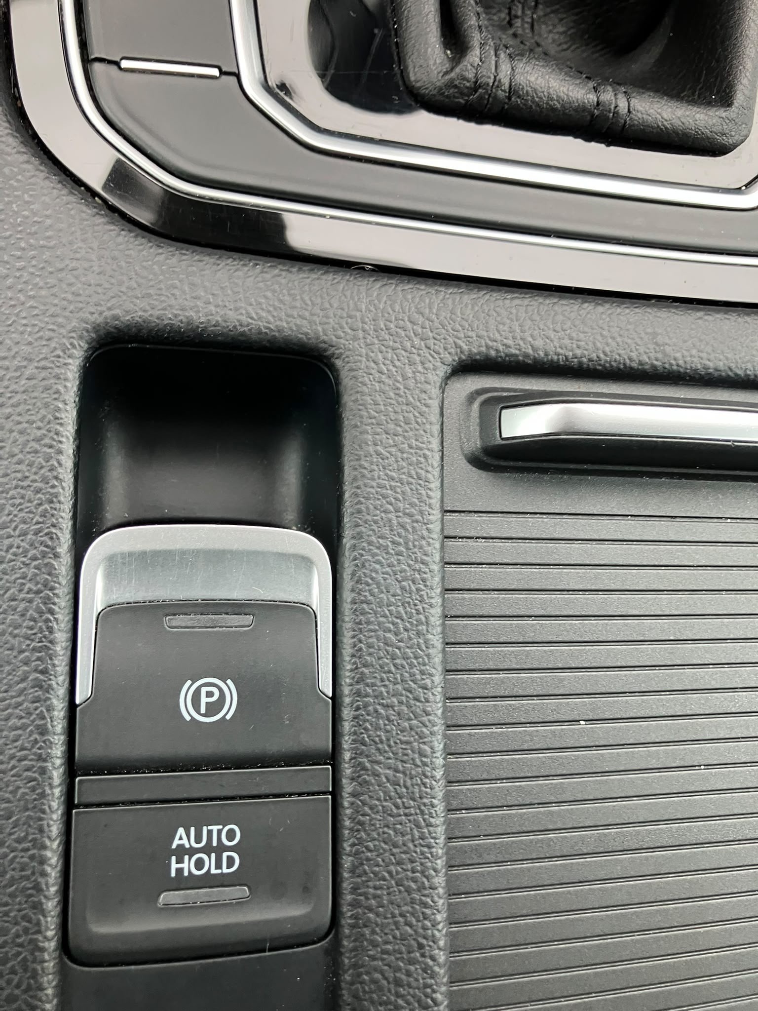 VW Passat Variant 2.0 TDI BMT High. DSG 4Motion-image-13