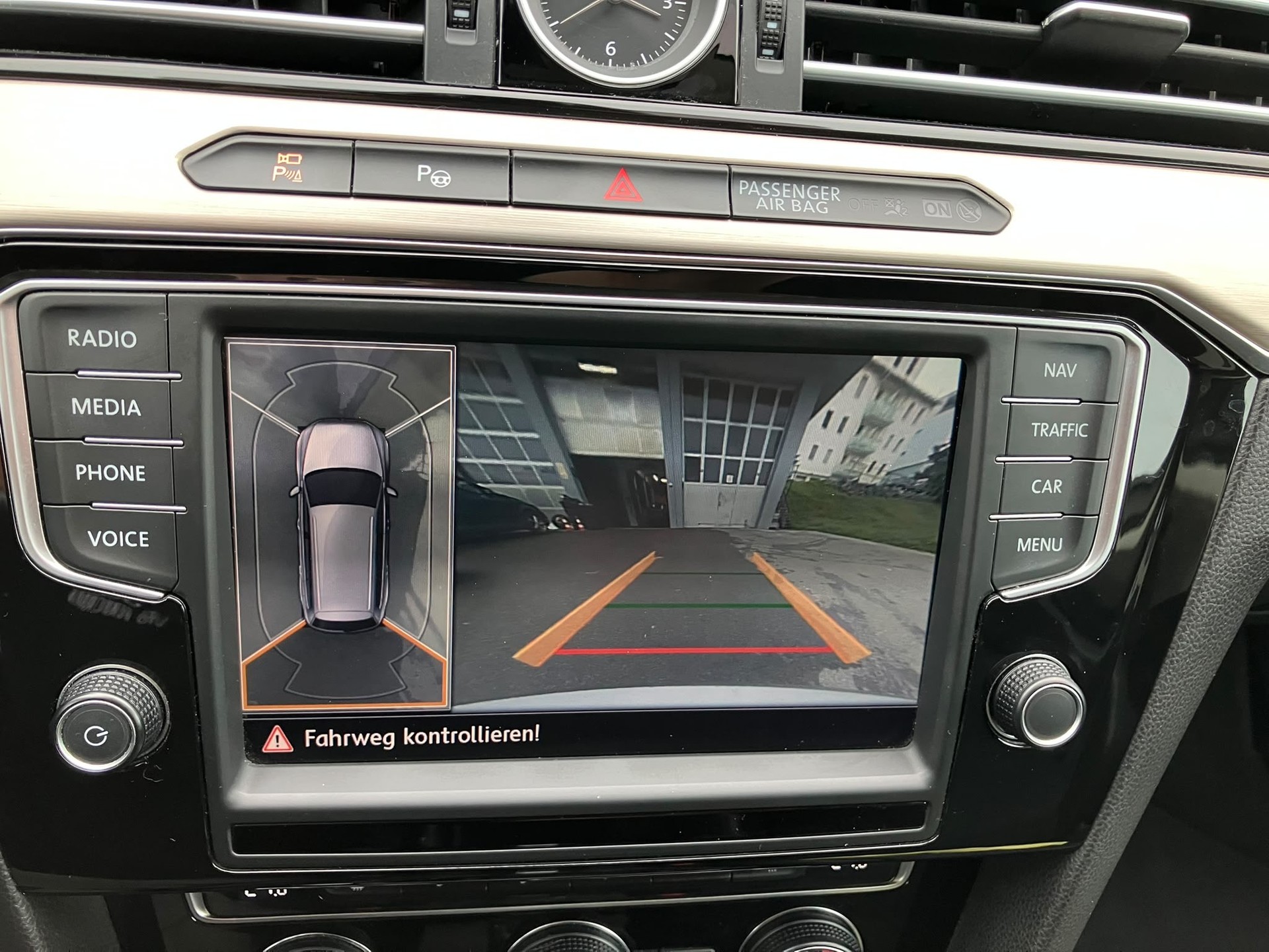 VW Passat Variant 2.0 TDI BMT High. DSG 4Motion-image-17