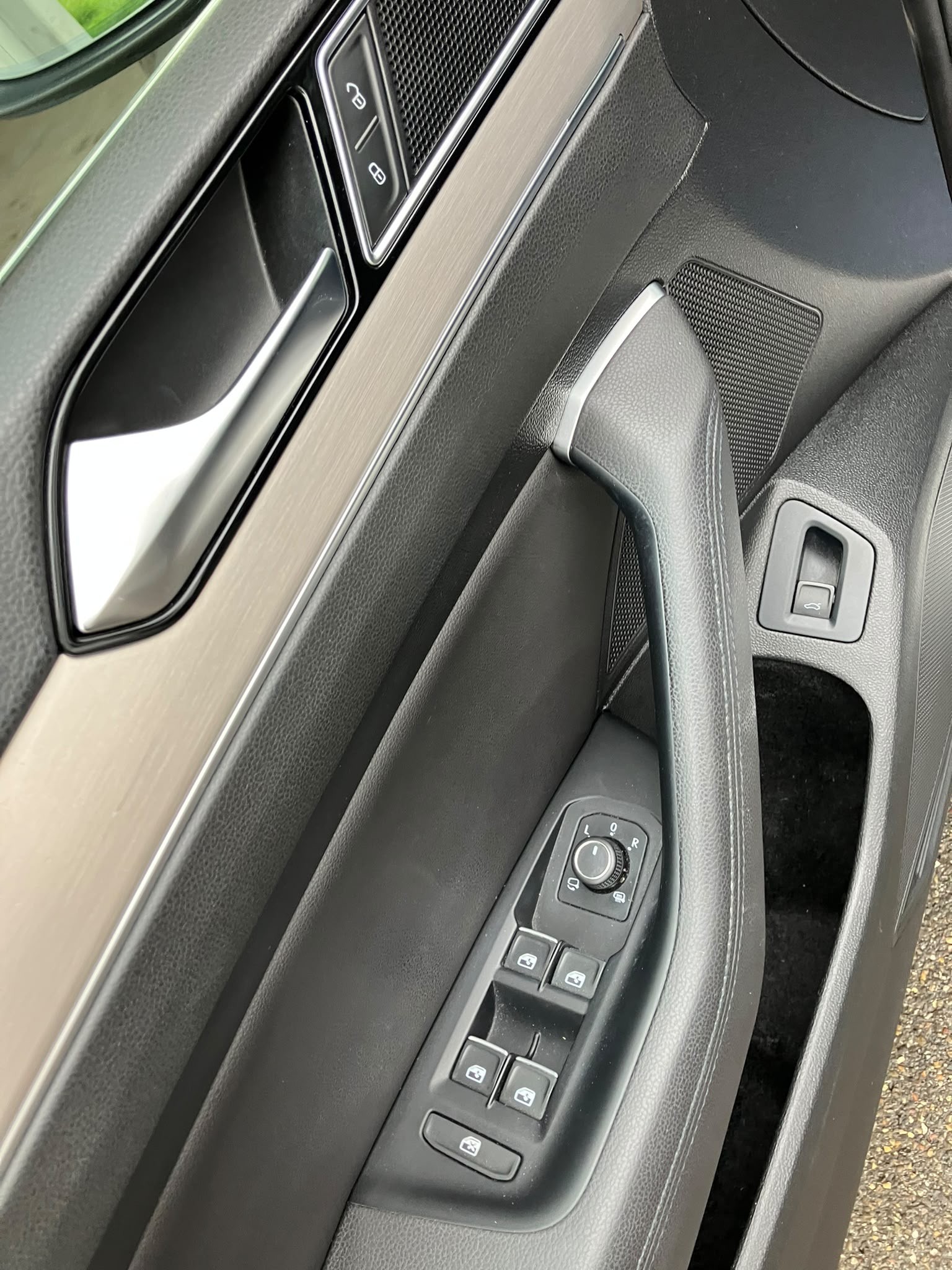 VW Passat Variant 2.0 TDI BMT High. DSG 4Motion-image-8