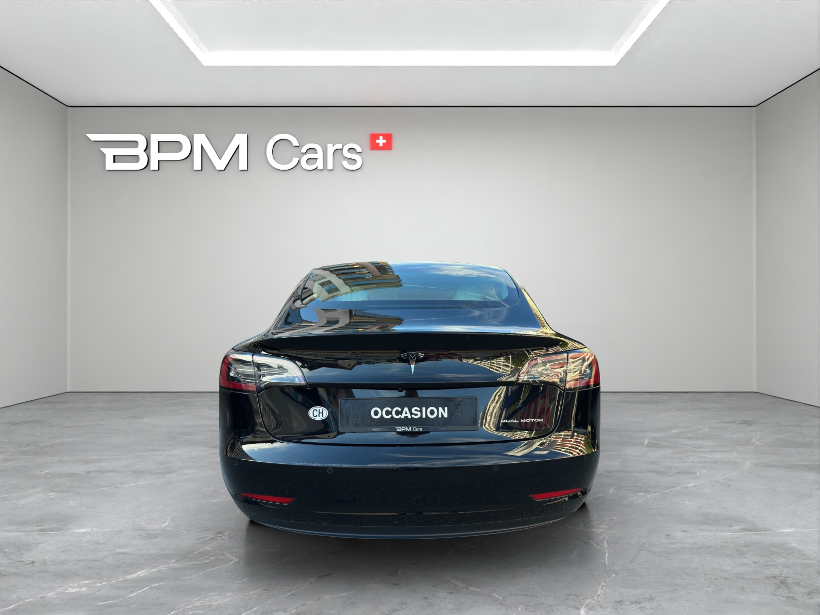 TESLA Model 3 Long Range D-showroom-element-2