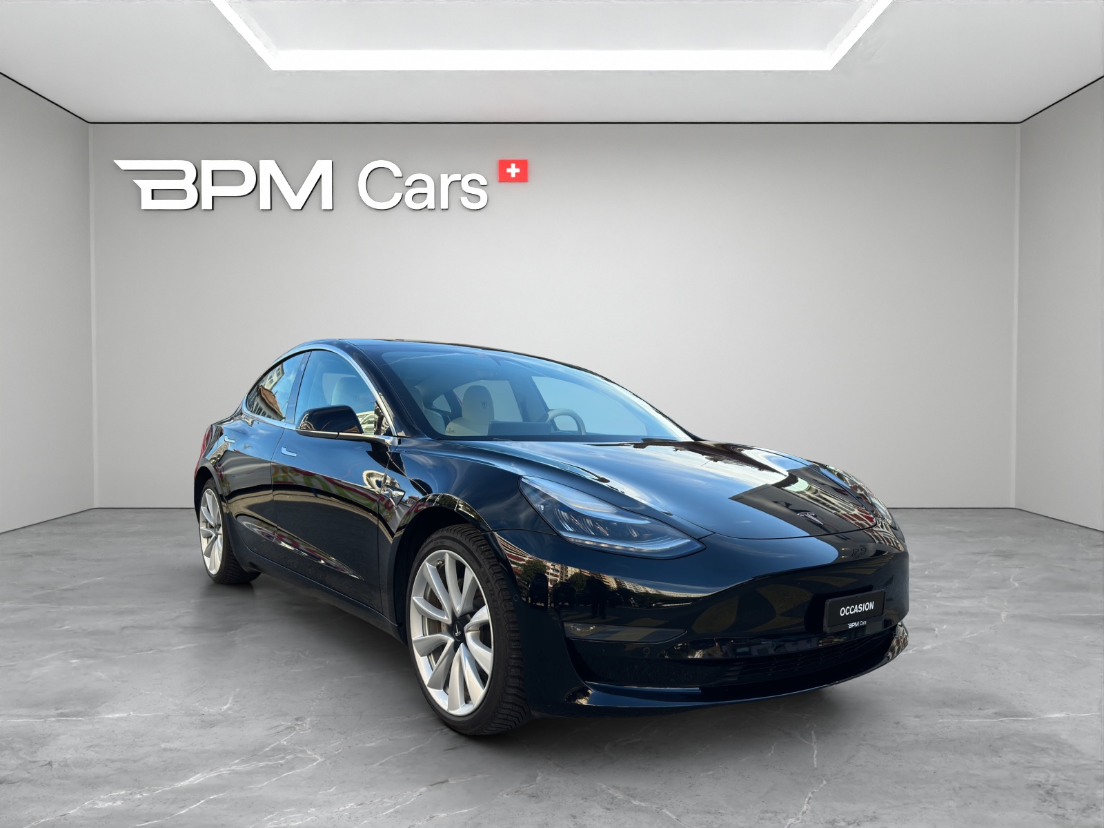 TESLA Model 3 Long Range D-showroom-element-3