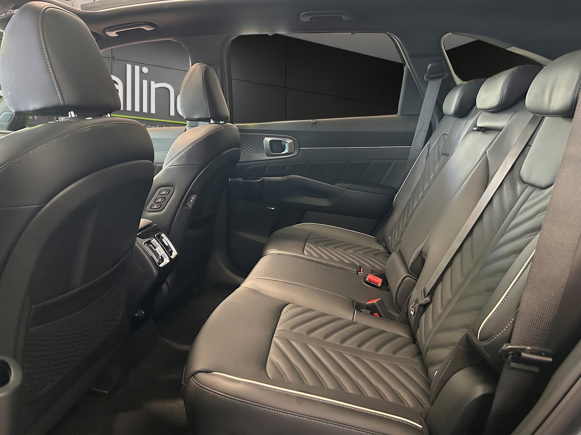 KIA Sorento 1.6 T-GDi Hybrid Style 7P-image-11
