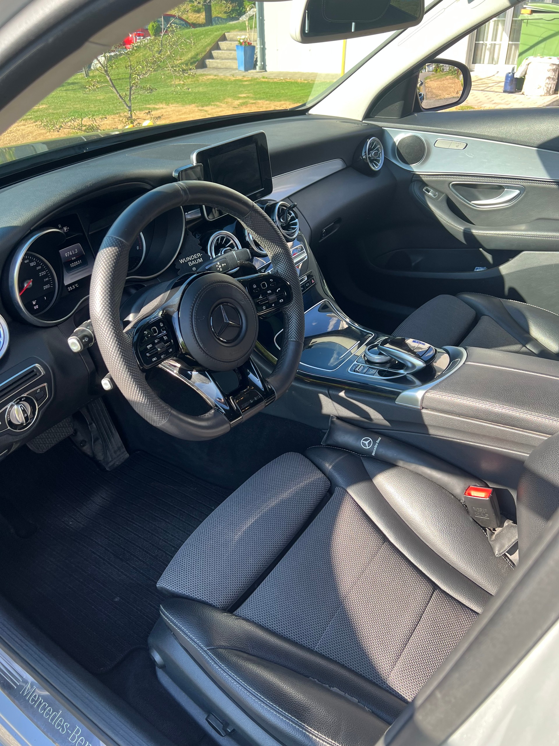 MERCEDES-BENZ C 200 AMG Line-image-3